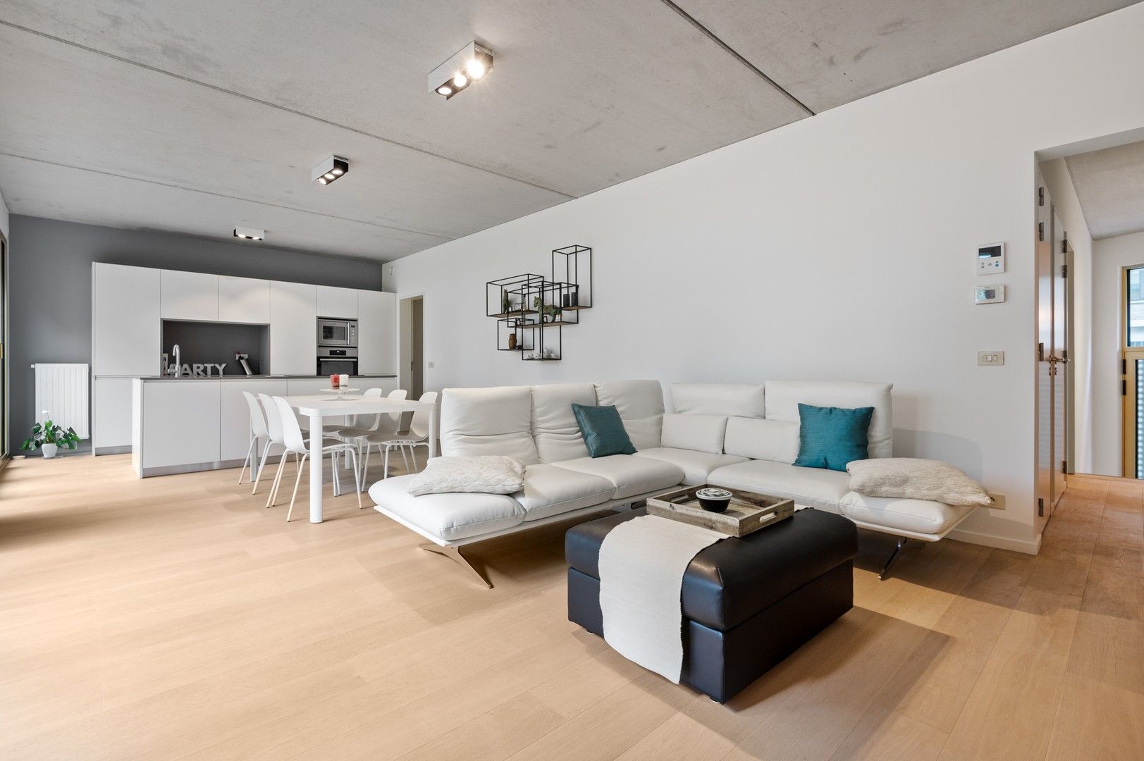Knap GLVapp (2017) van 121m² met aparte inkom op ‘t Eilandje foto 3