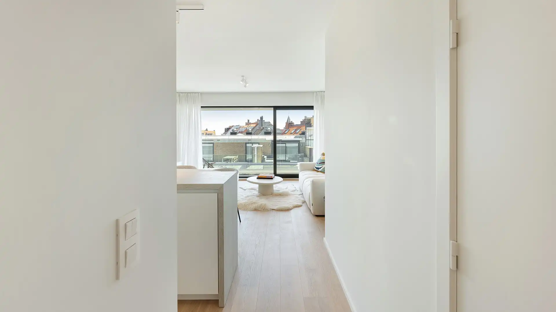 Volledig gerenoveerd appartement met zuidgericht terras heel centraal gelegen op de Kustlaan. foto 21