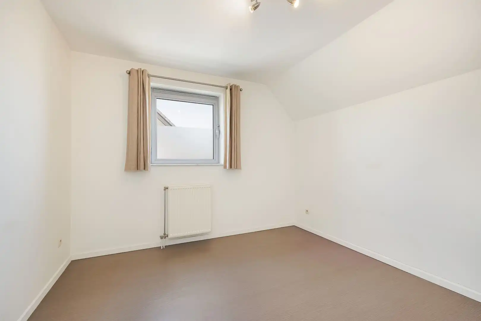Lichtrijk dakappartement met 2 slaapkamers en ruim terras foto 14