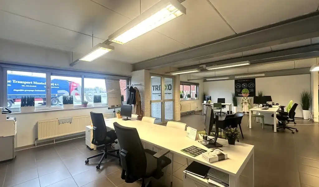 Commercieel gelegen kantoor te huur aan R4 in Mariakerke (Gent) foto 2