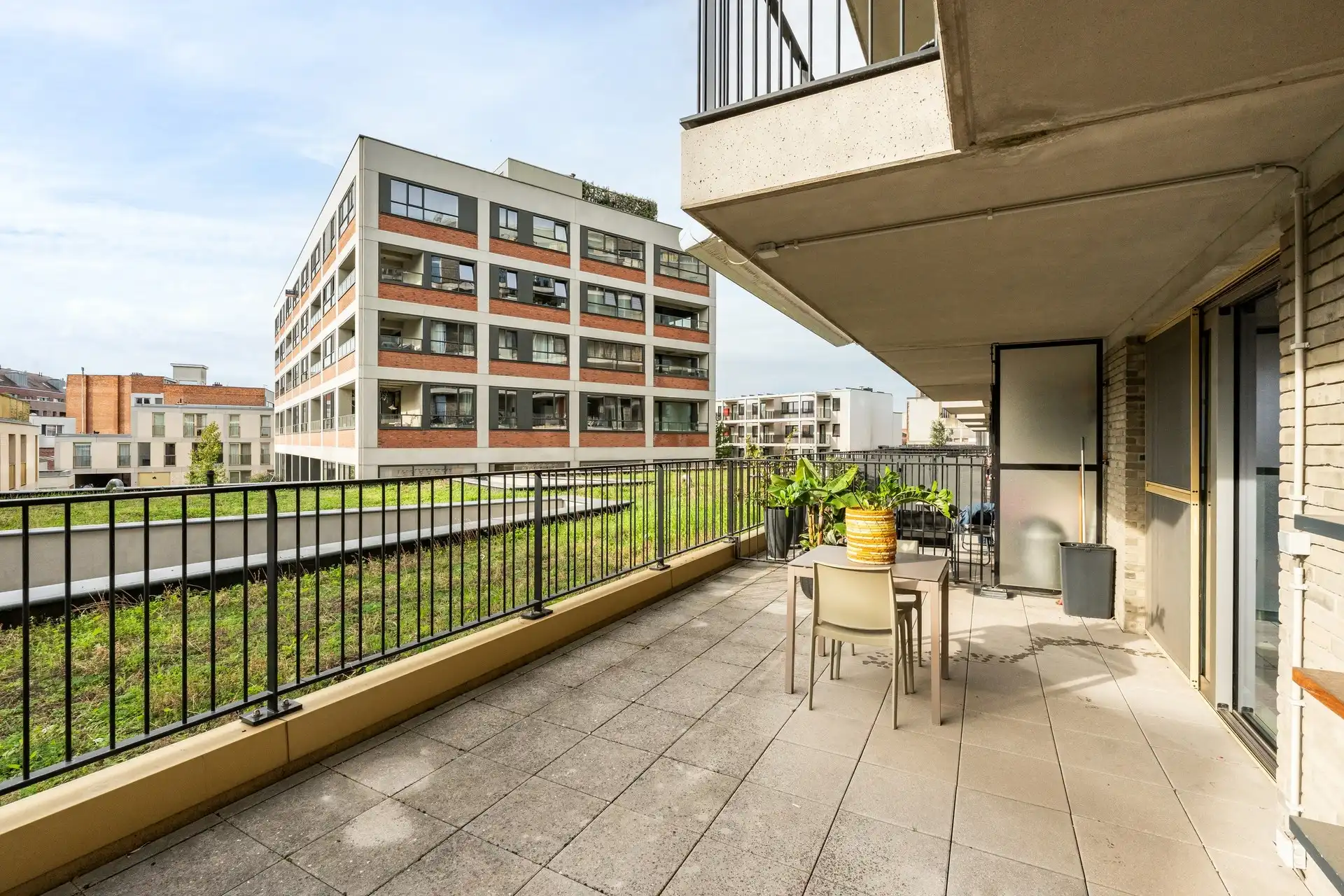 Instapklaar appartement met uitzonderlijk terras van 30 m² foto 3