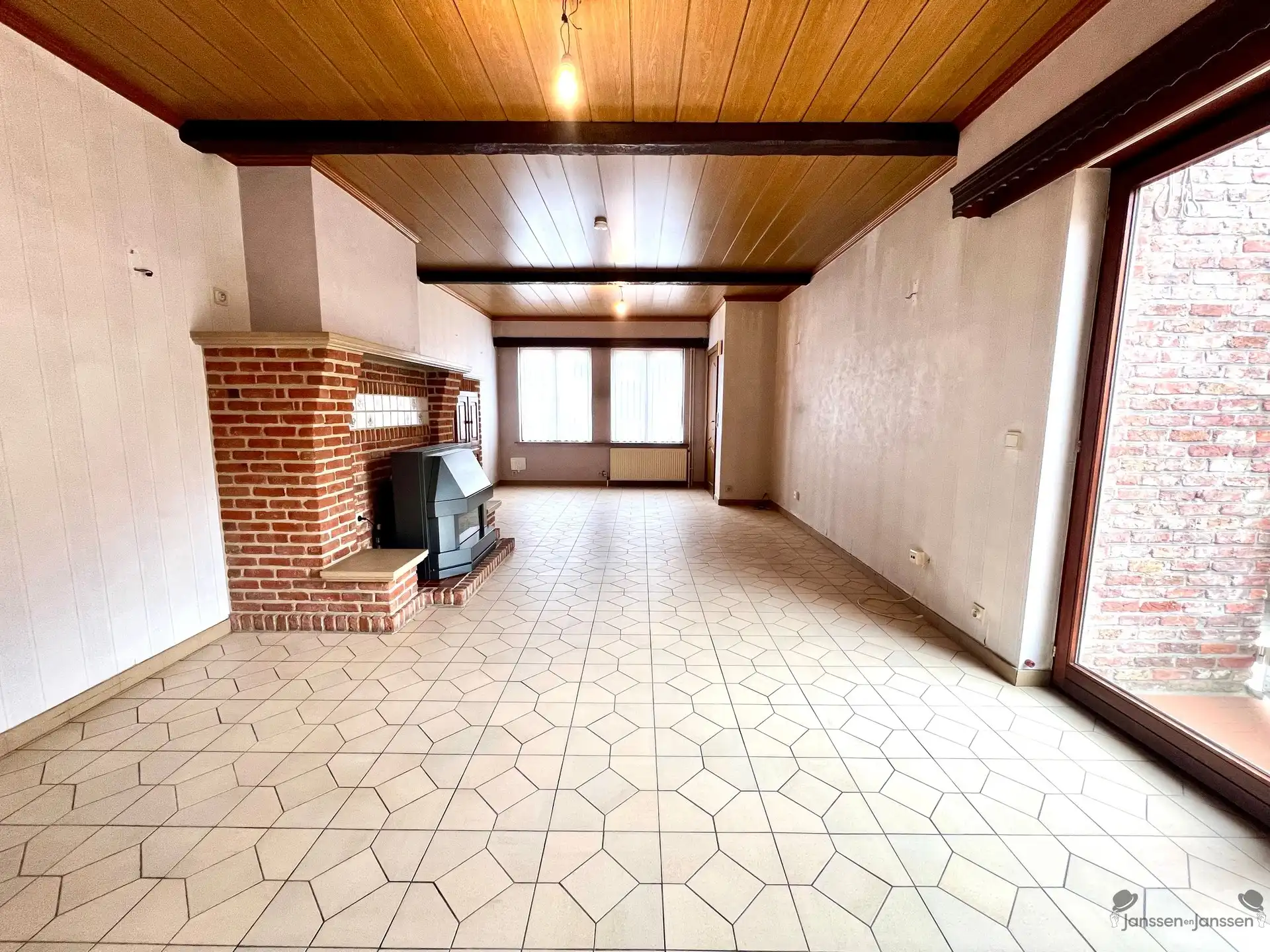 Charmante woning met garage foto 3