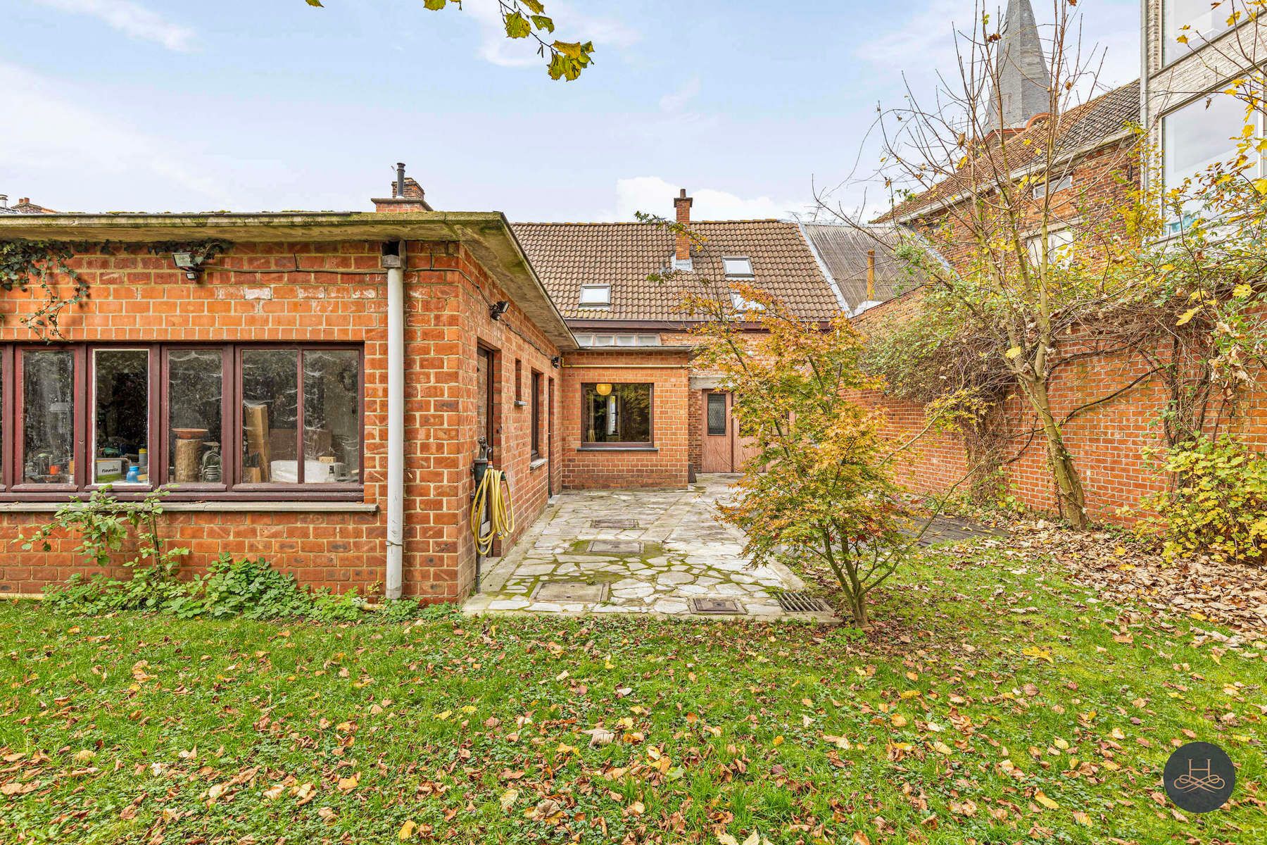 Op te frissen woning onder de kerk van Rotselaar foto 31