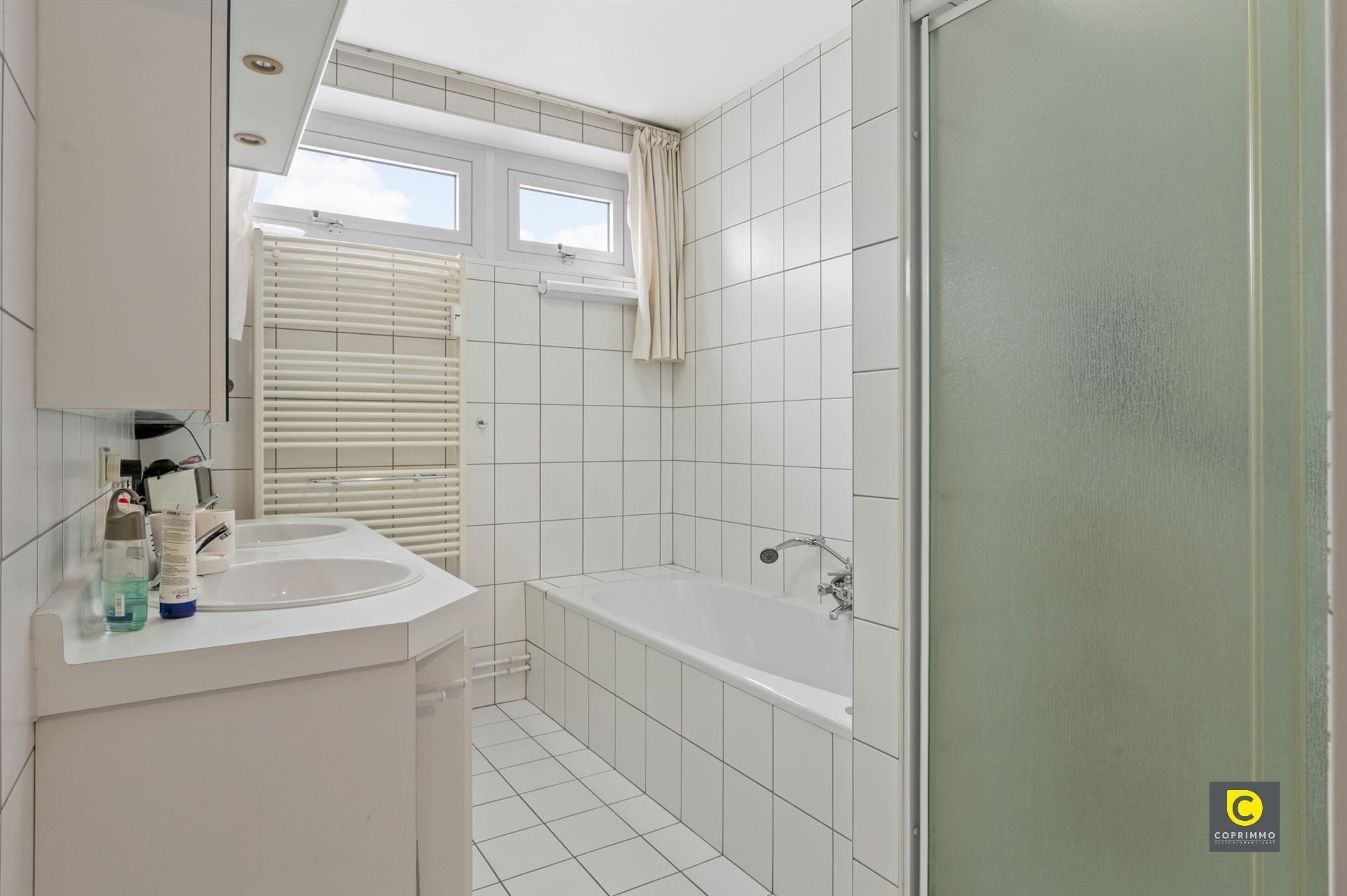 Op te frissen 4 slaapkamer appartement op toplocatie! foto 8