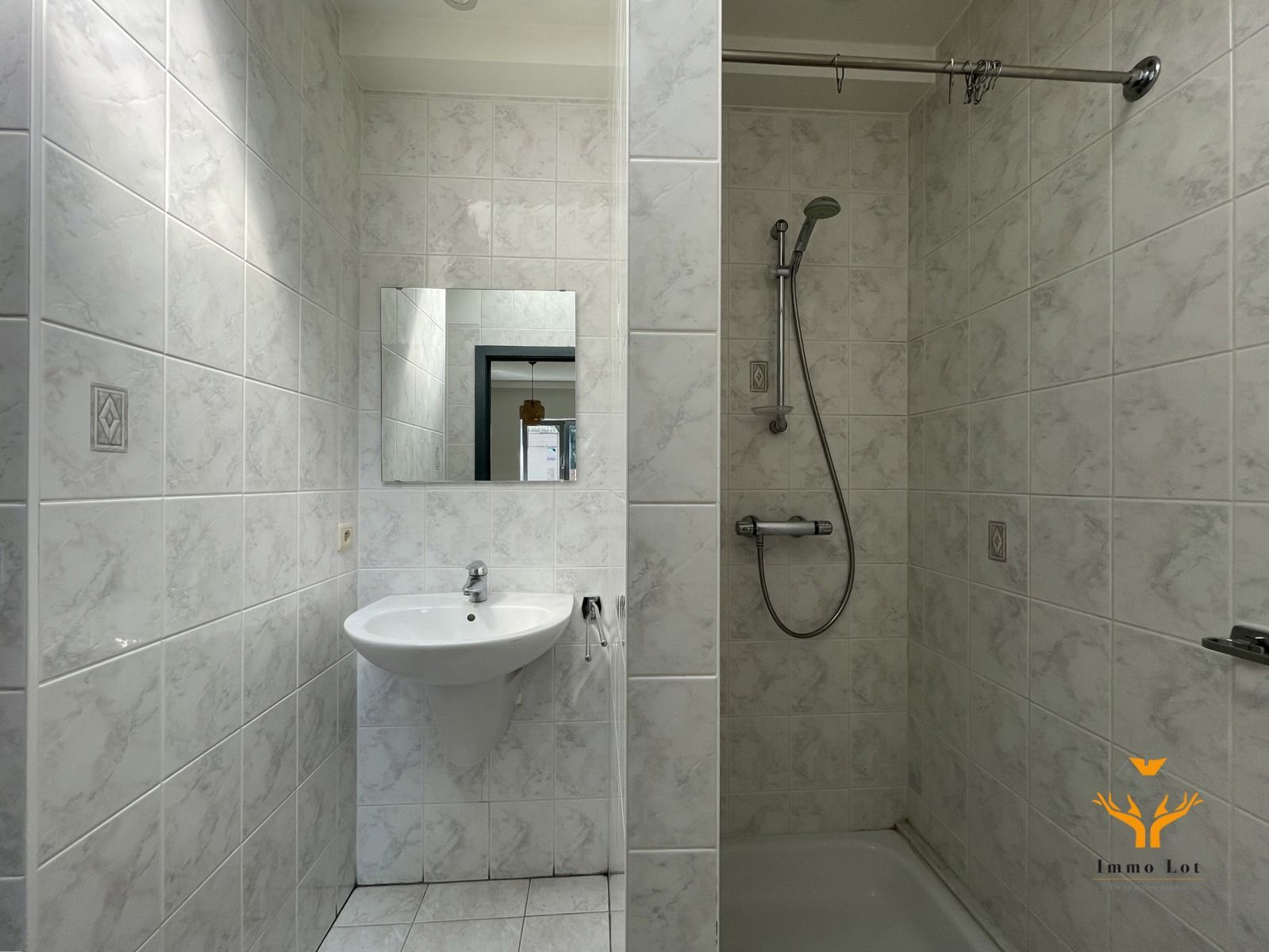 TE HUUR: 1-slaapkamerappartement in centrum Berlare foto 7