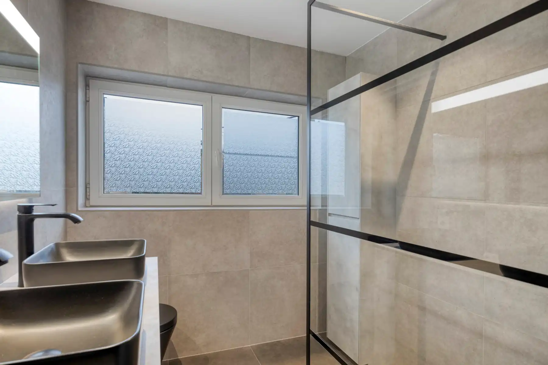 Ruime eengezinswoning in groene omgeving foto 14