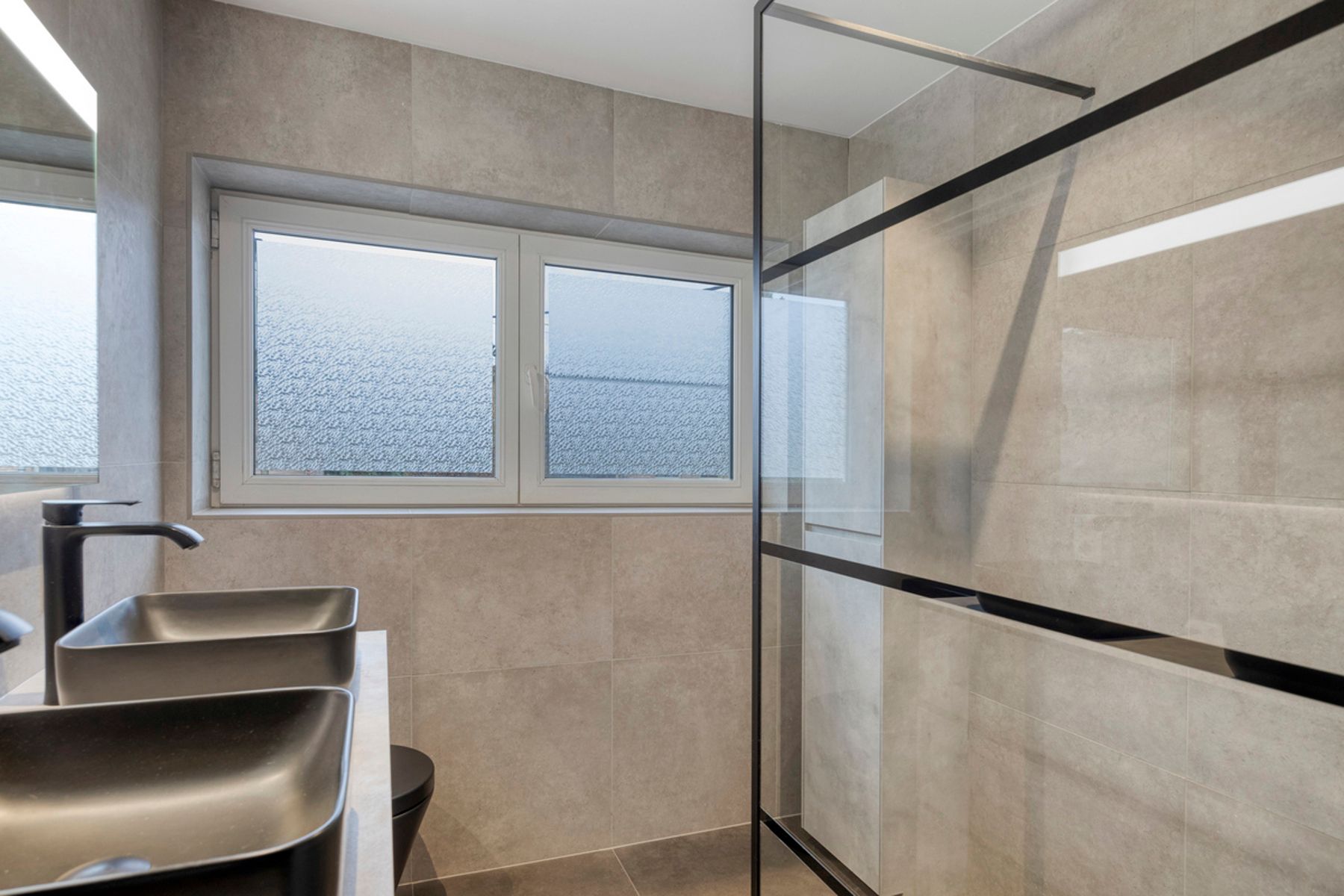 Ruime eengezinswoning in groene omgeving foto 14