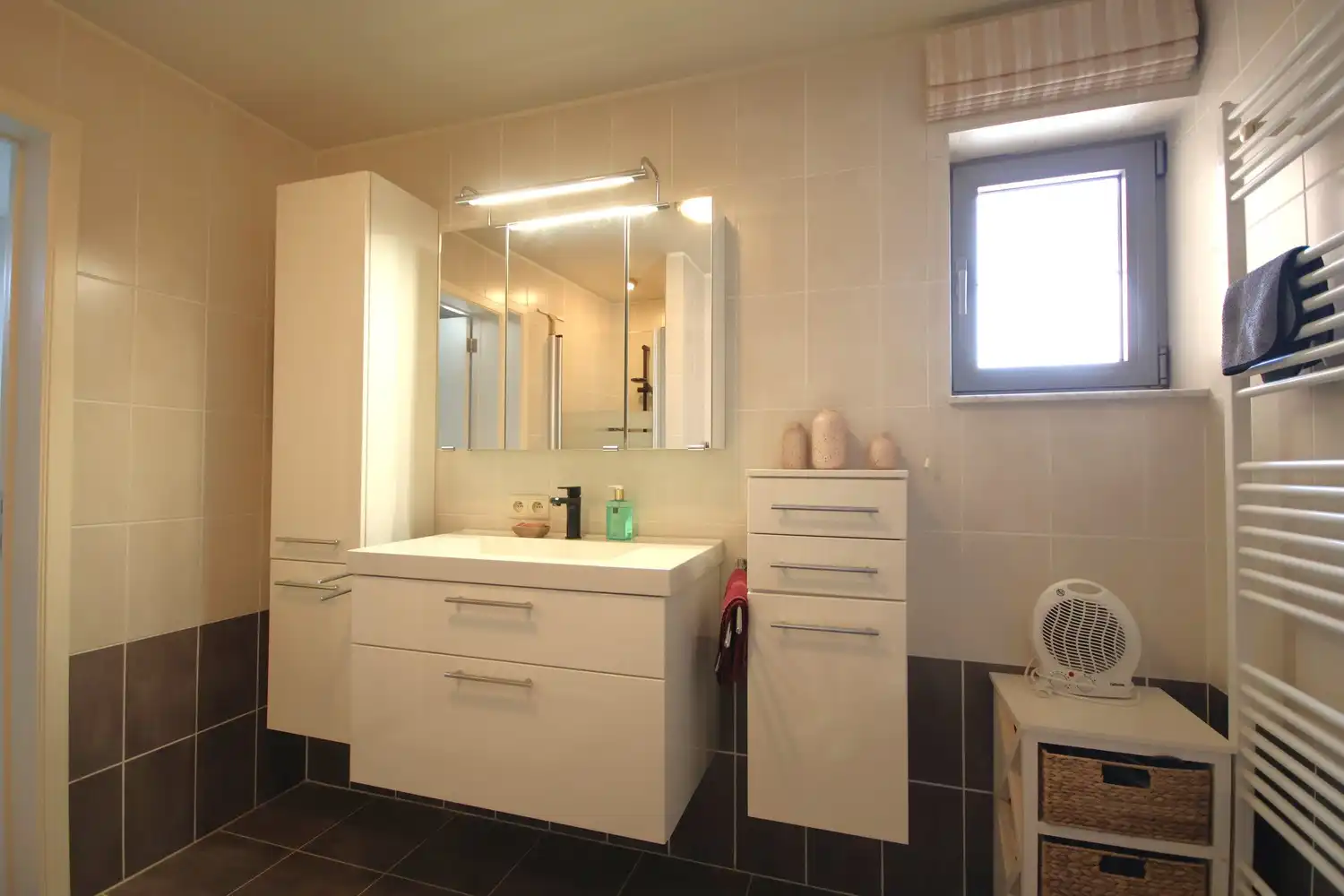 Zeer ruim duplexappartement met 3 slaapkamers in een groene omgeving foto 31