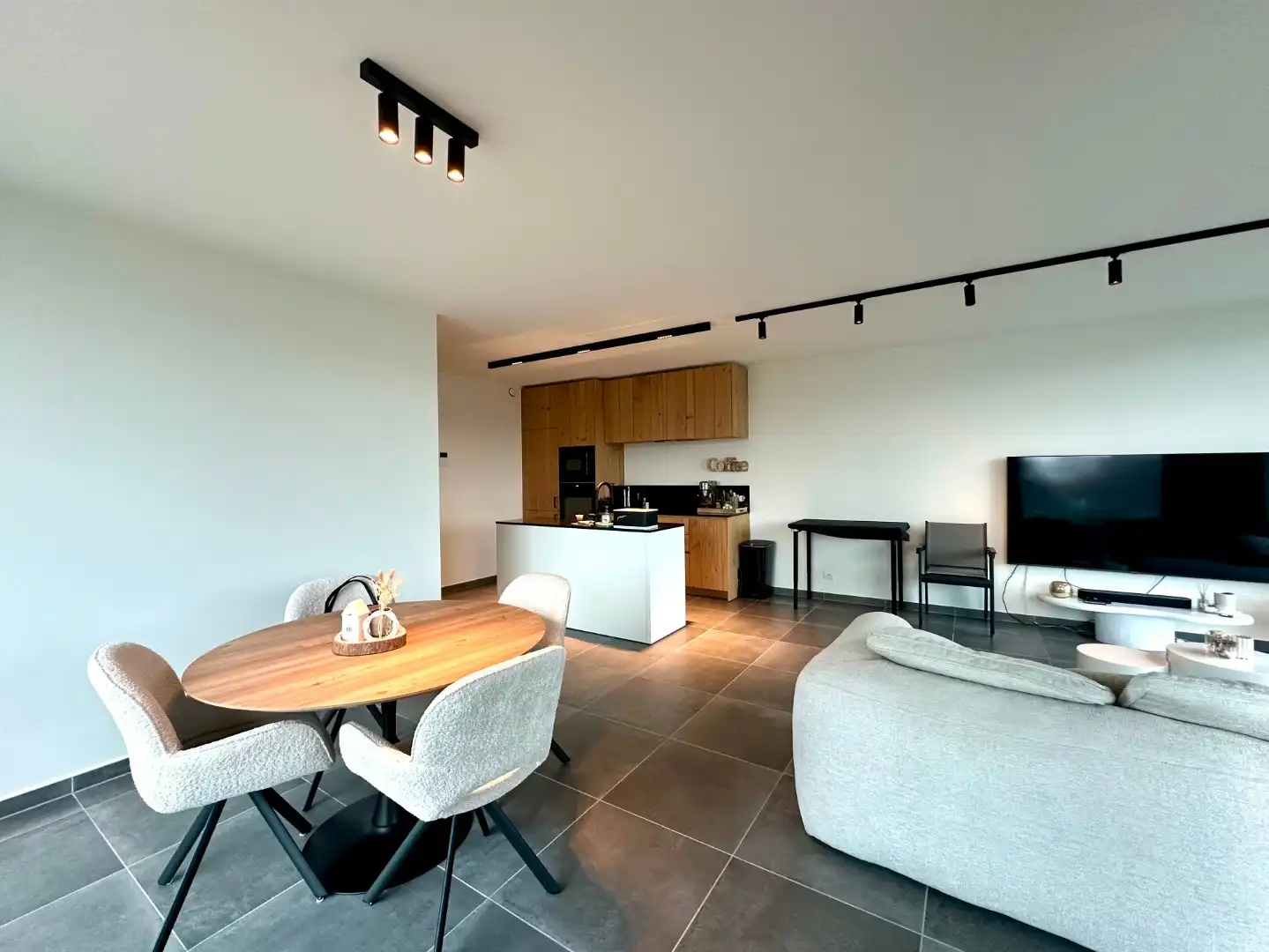 Stijlvol afgewerkt nieuwbouwproject foto 4