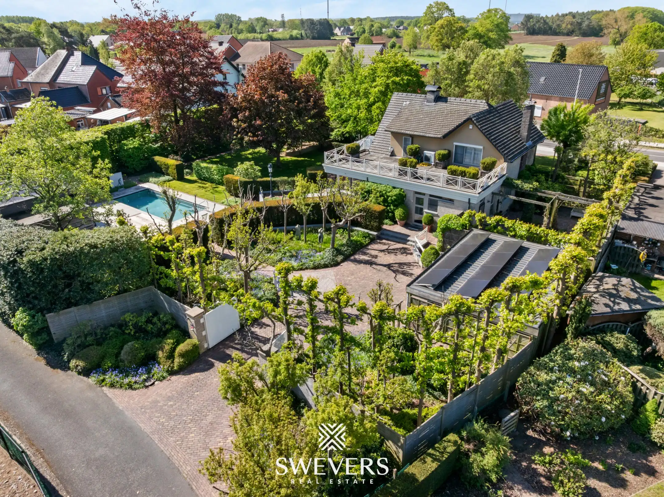 Karaktervolle villa 21a 81ca met zwembad poolhouse, wellness en uitzonderlijke uitbreidingsmogelijkheden in Tessenderlo-Ham foto 3