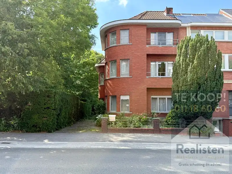 Statige burgerwoning met grote zongerichte tuin foto 2