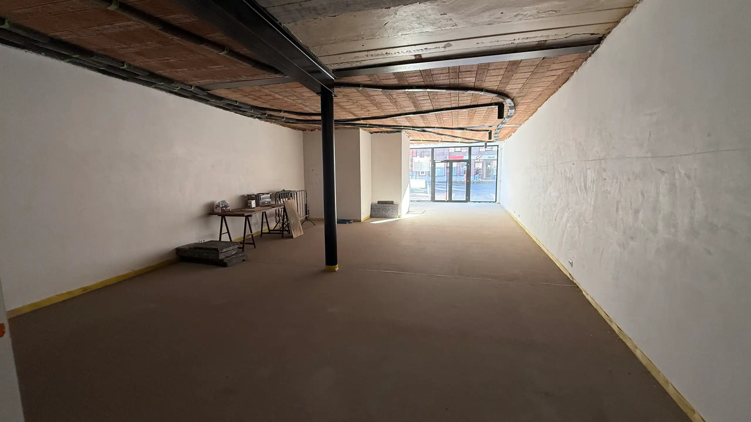 Handelspand met twee appartementen foto 2