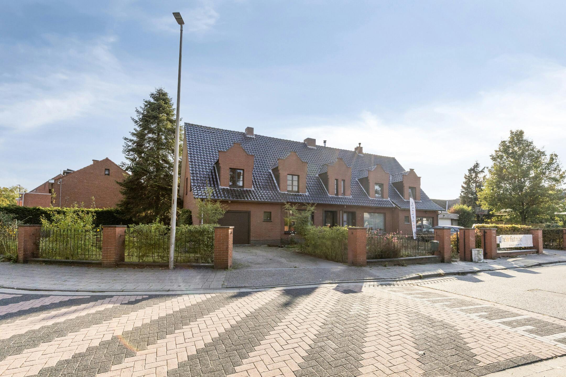 Gerenoveerde halfopen bebouwing te koop te Essen-Horendonk! foto 3