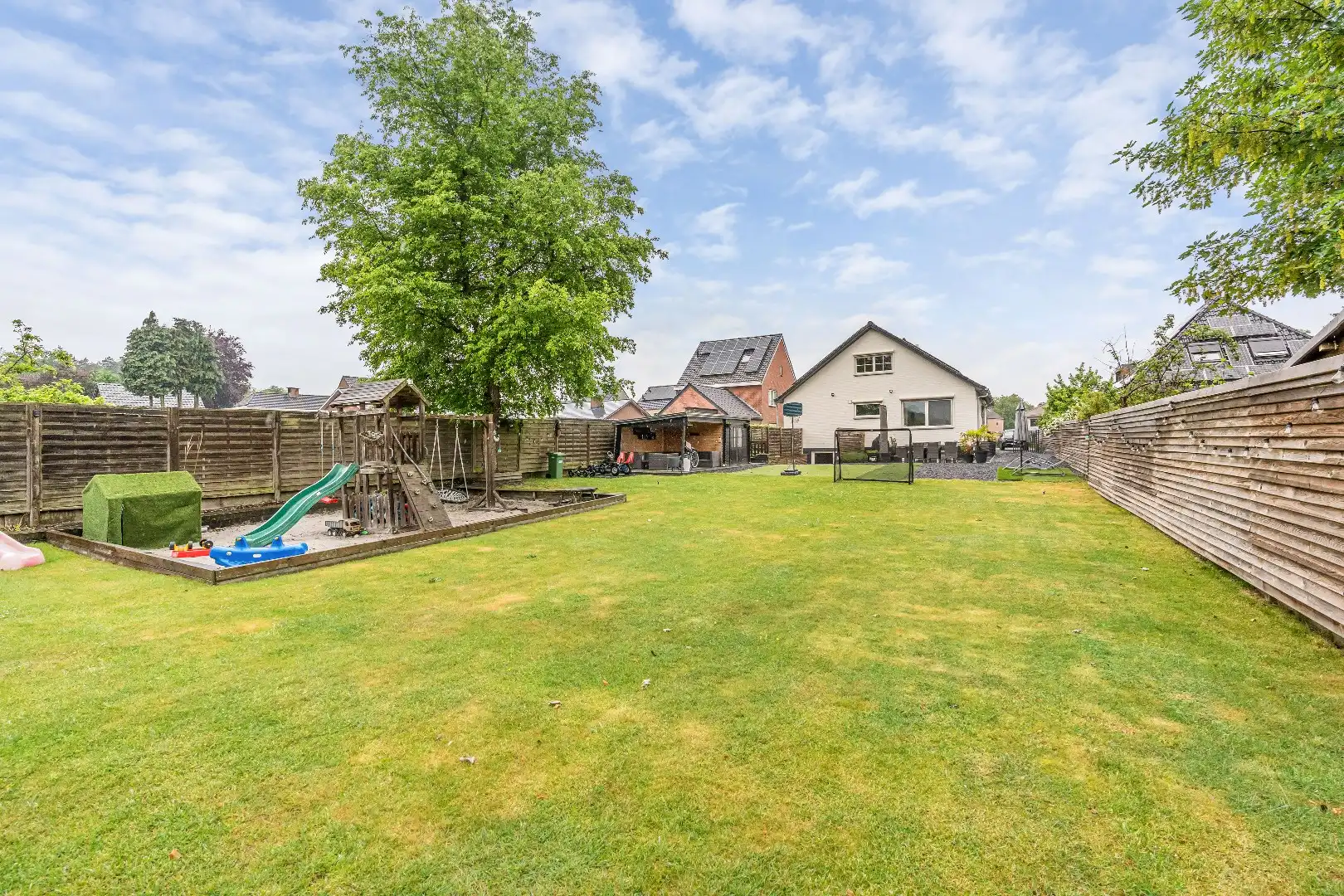Rustig gelegen gerenoveerde gezinswoning  foto 34
