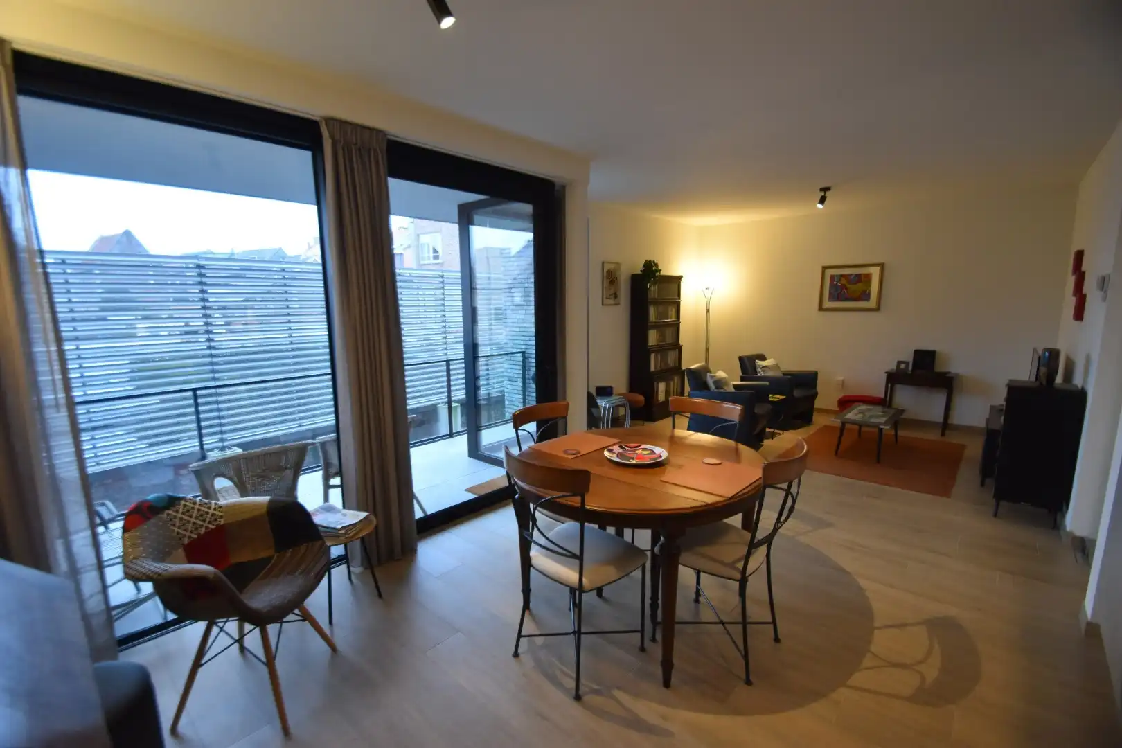 Centraal gelegen nieuwbouw appartement met staanplaats foto 2