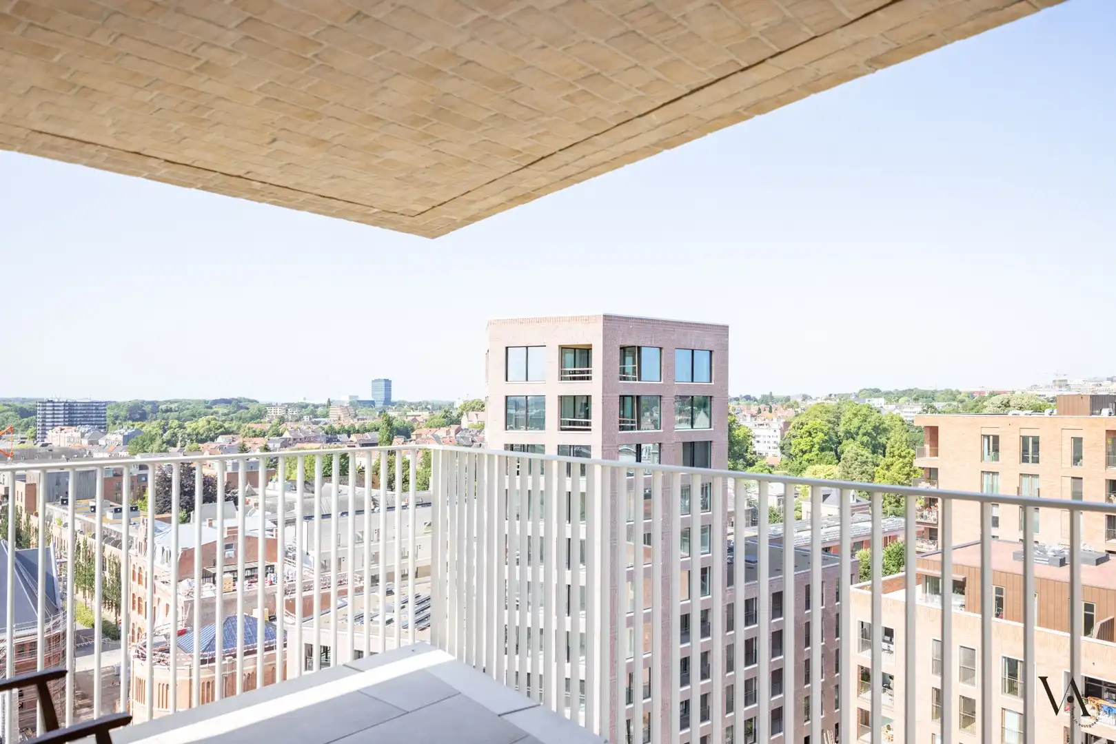 Bemeubeld nieuwbouwappartement op de negende verdieping met ruim terras en prachtig uitzicht – korte termijn verhuur foto 8