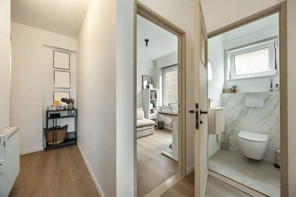 Lichtrijk appartement met 3 SLK foto 12