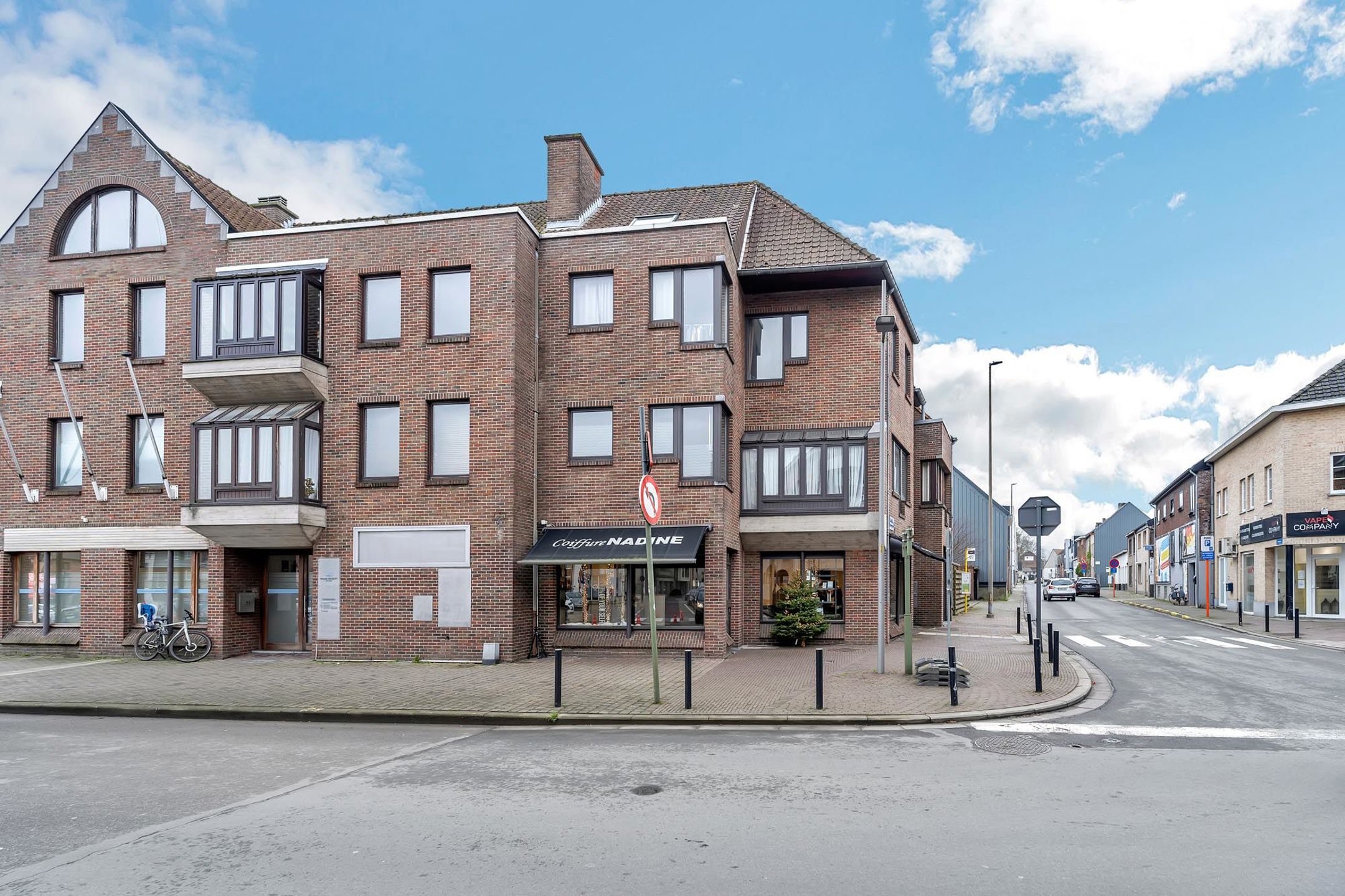 Handelszaak met duplex te koop in centrum Ternat foto 3