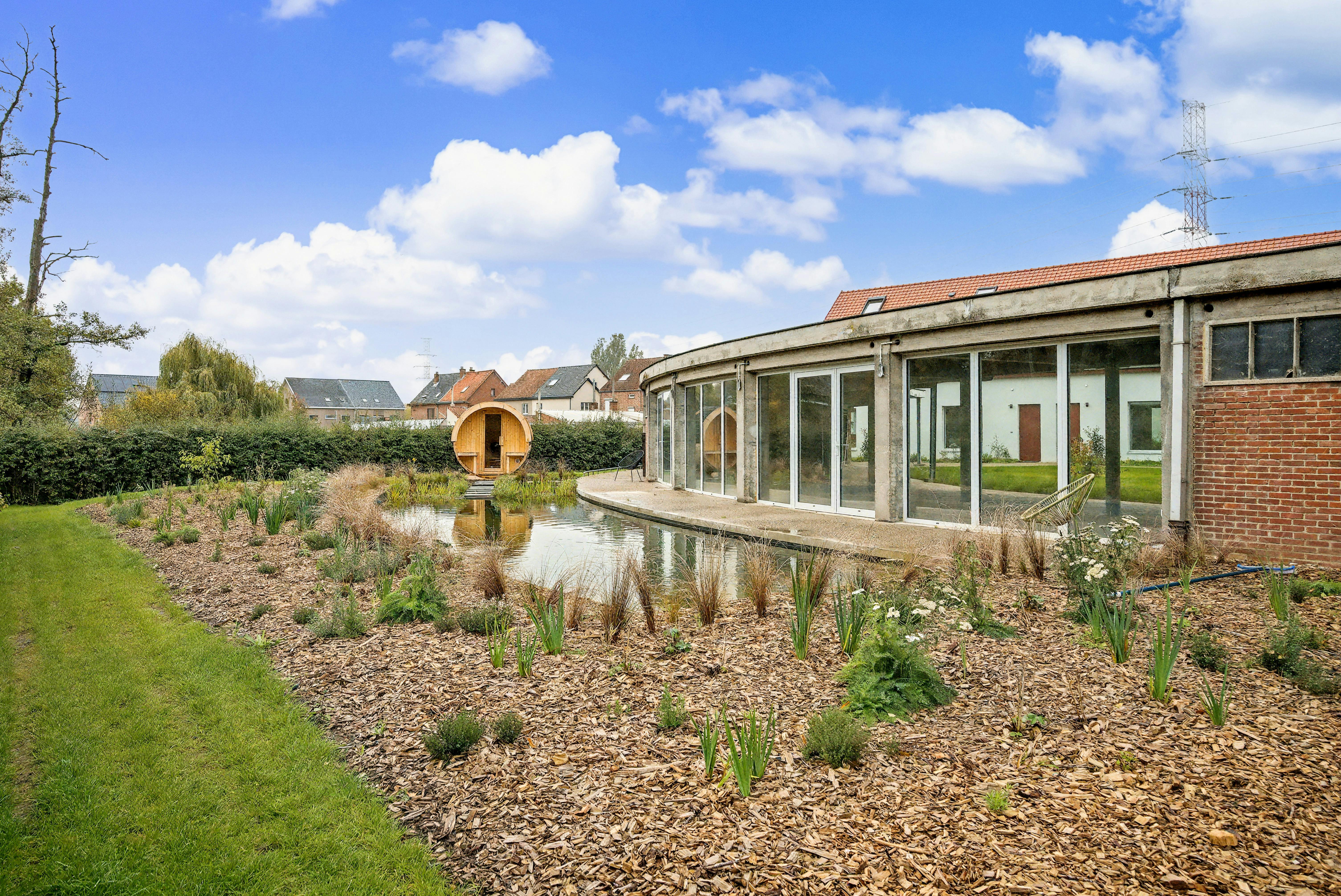 Unieke woning met 4 slaapkamers en twee badkamers foto 11