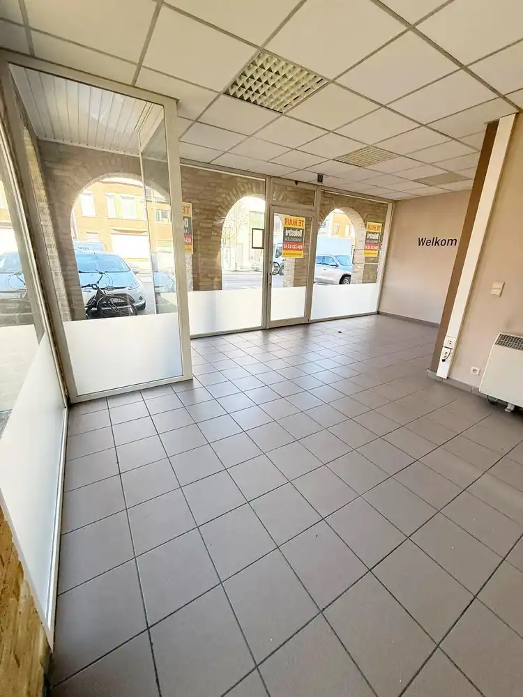 Commercieel gelijkvloers te huur op toplocatie in Melle foto 3