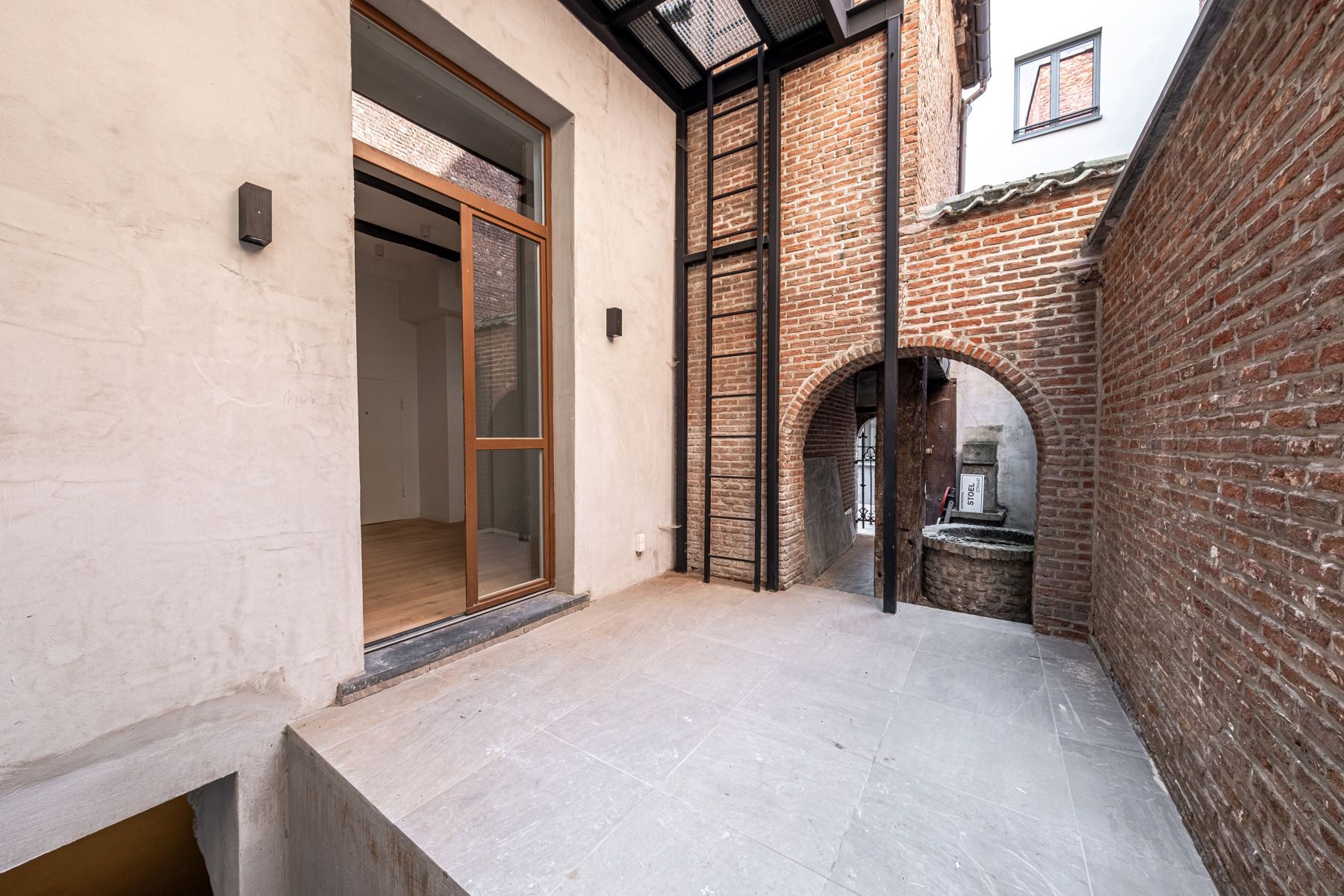 Gelijkvloers appartement met stadskoer in hartje Antwerpen foto 3