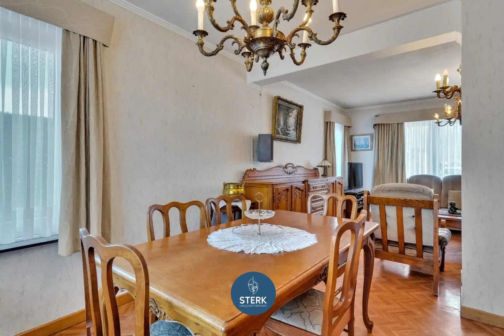 OP TE KNAPPEN GEZINSWONING OP EEN TOPLOCATIE IN CENTRUM LANAKEN !  foto 7