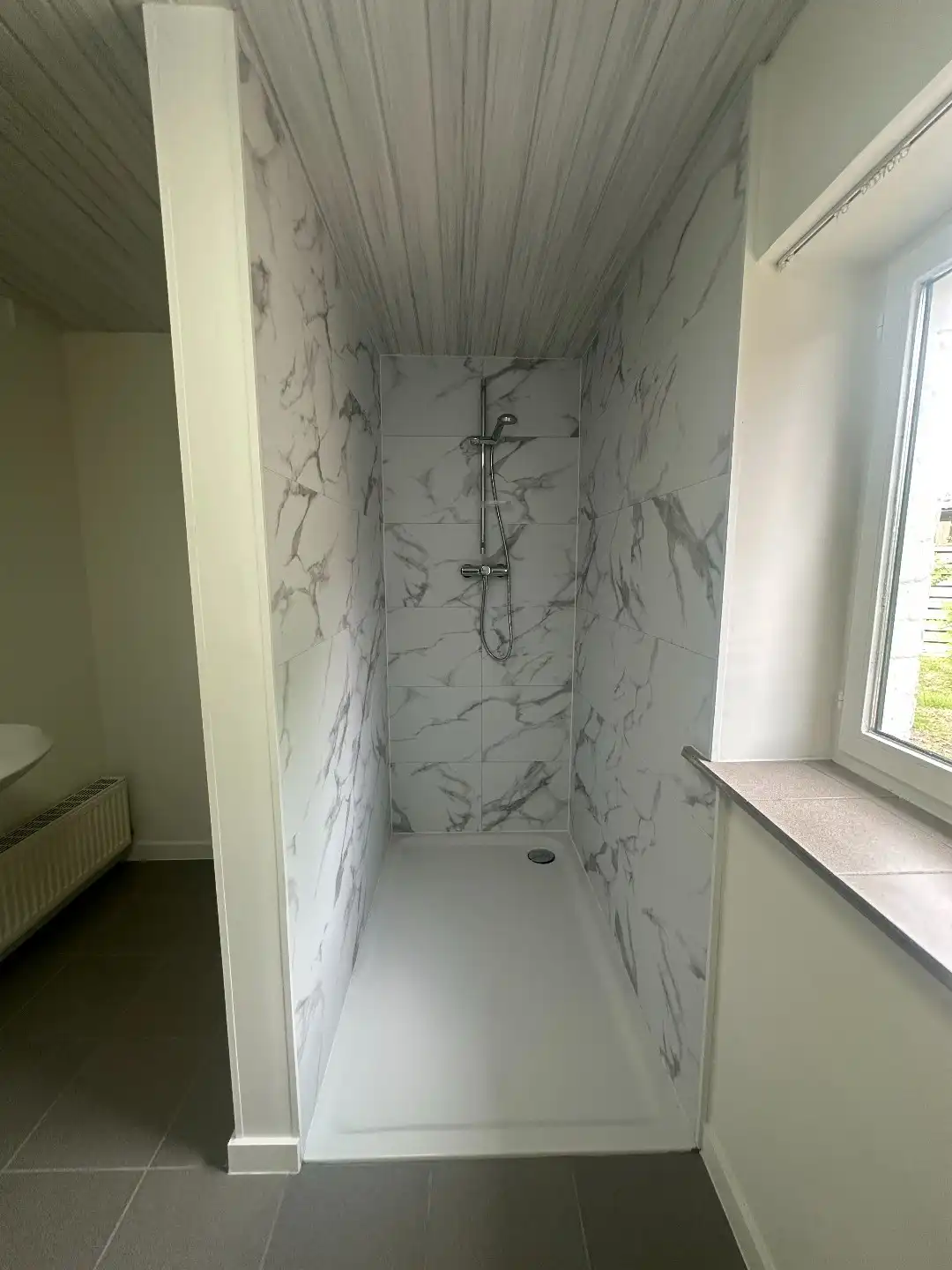 Gezellige gerenoveerde woning met 3 slpk, carport en tuintje, rustige ligging te Torhout foto 8