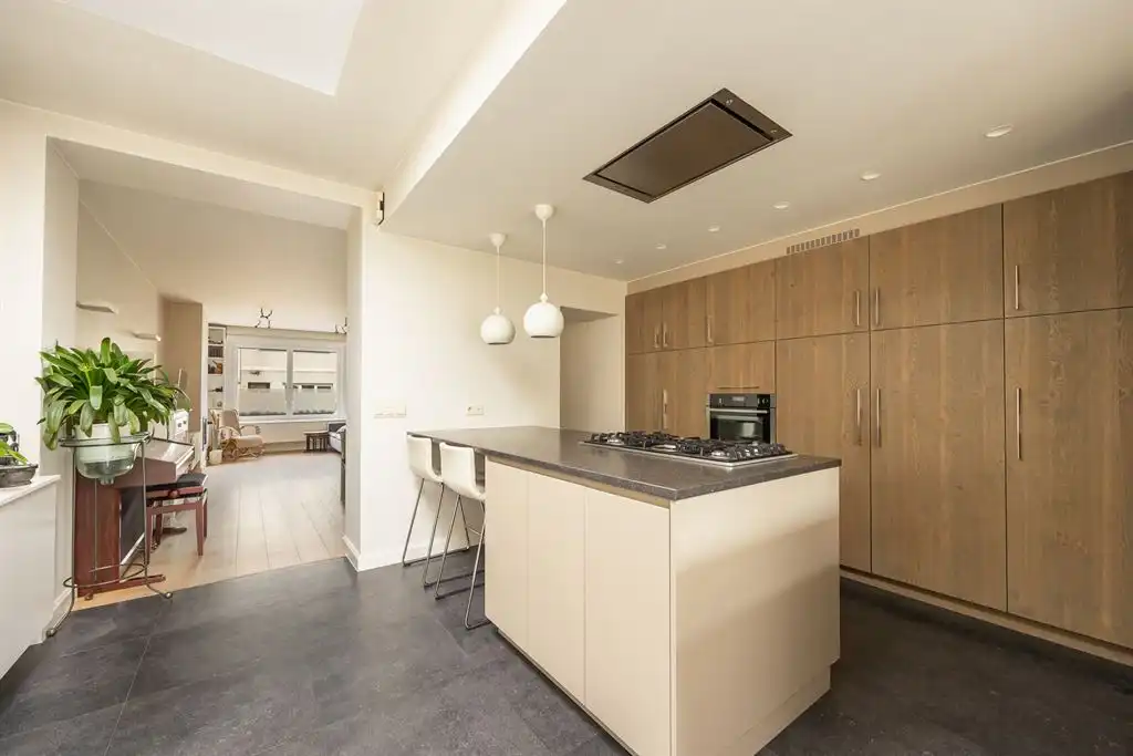 Ruime gezinswoning in rustige, residentiële buurt foto 9