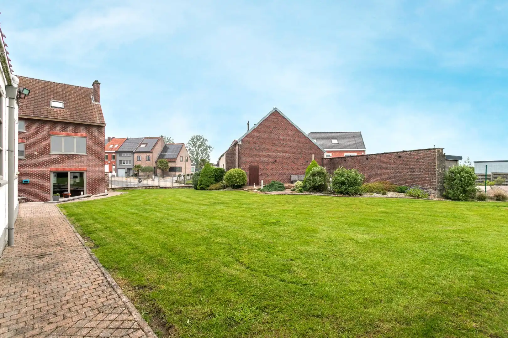 Ruime woning met naastgelegen bouwgrond en loods foto 21