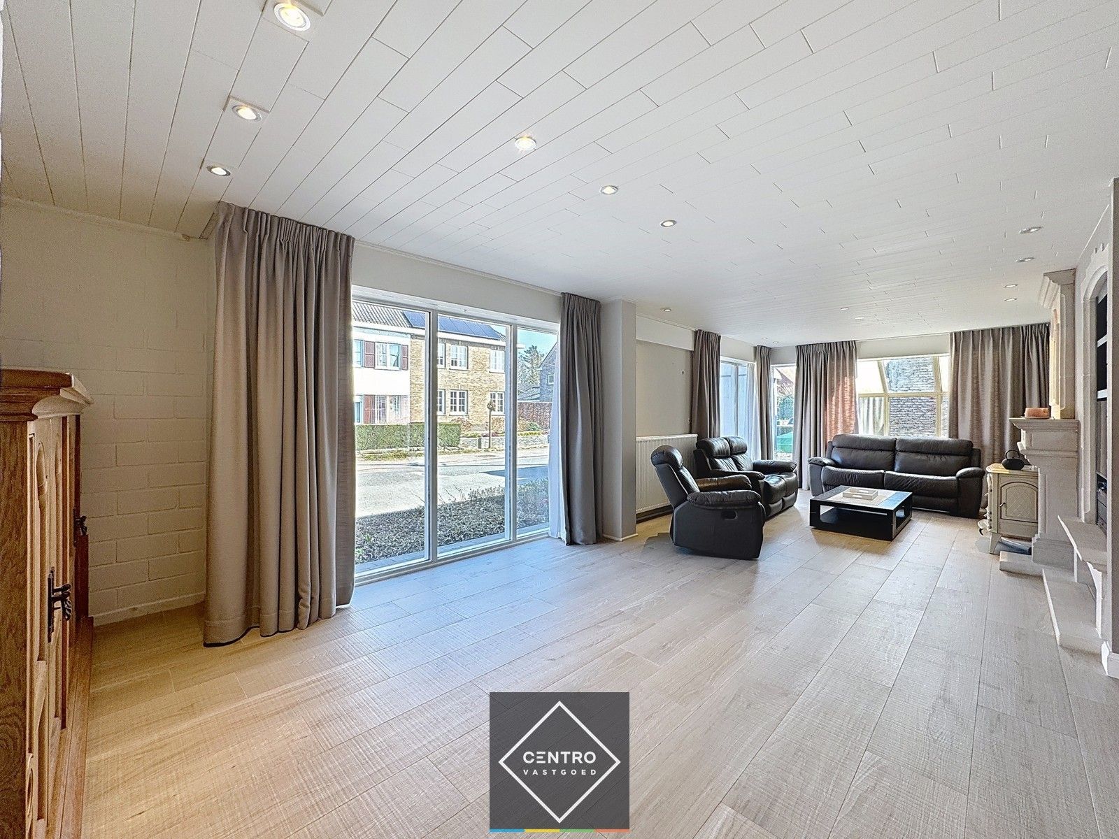INSTAPKLARE woning met 4 slpks, 2 badks, PRAKTIJKRUIMTE en met MAGAZIJN! foto 5