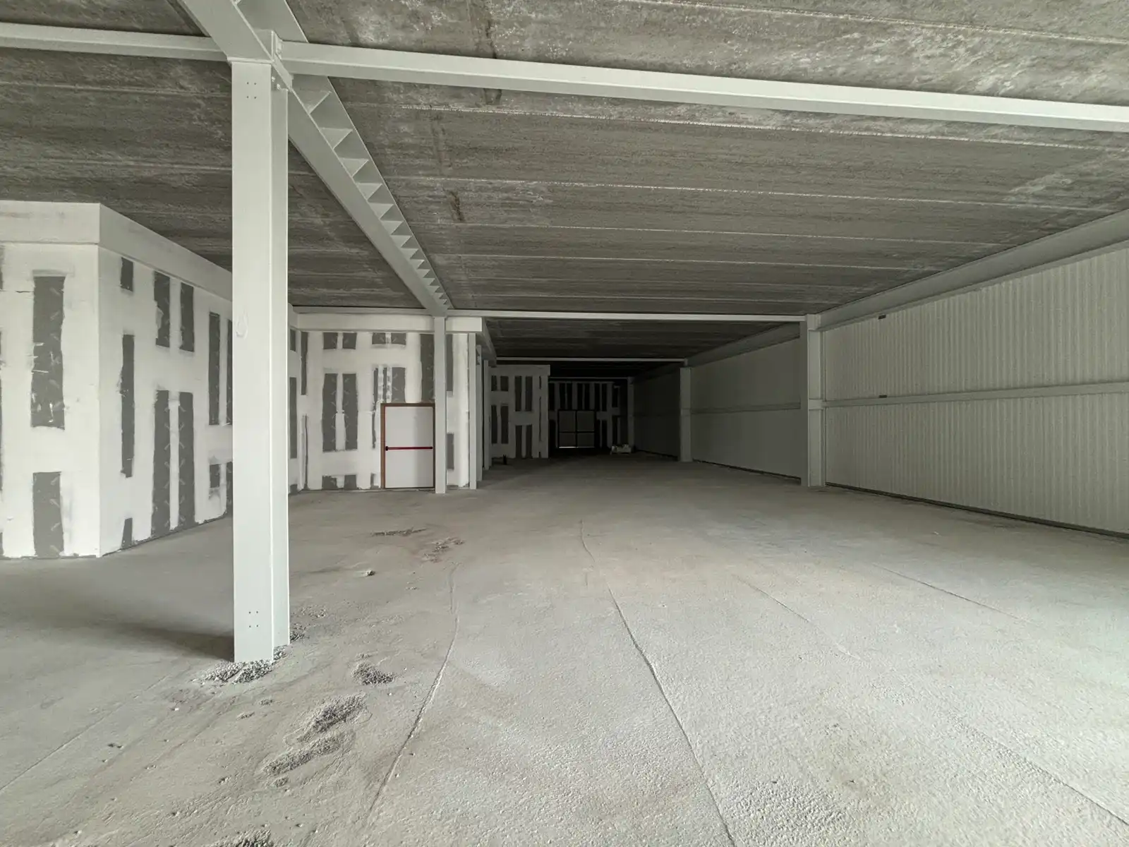 950 m² casco handelspand naast Action en Jumbo Tienen foto 9