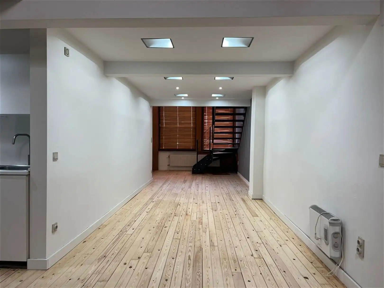 Gelijkvloers kantoor in authentieke trapgevelwoning foto 10