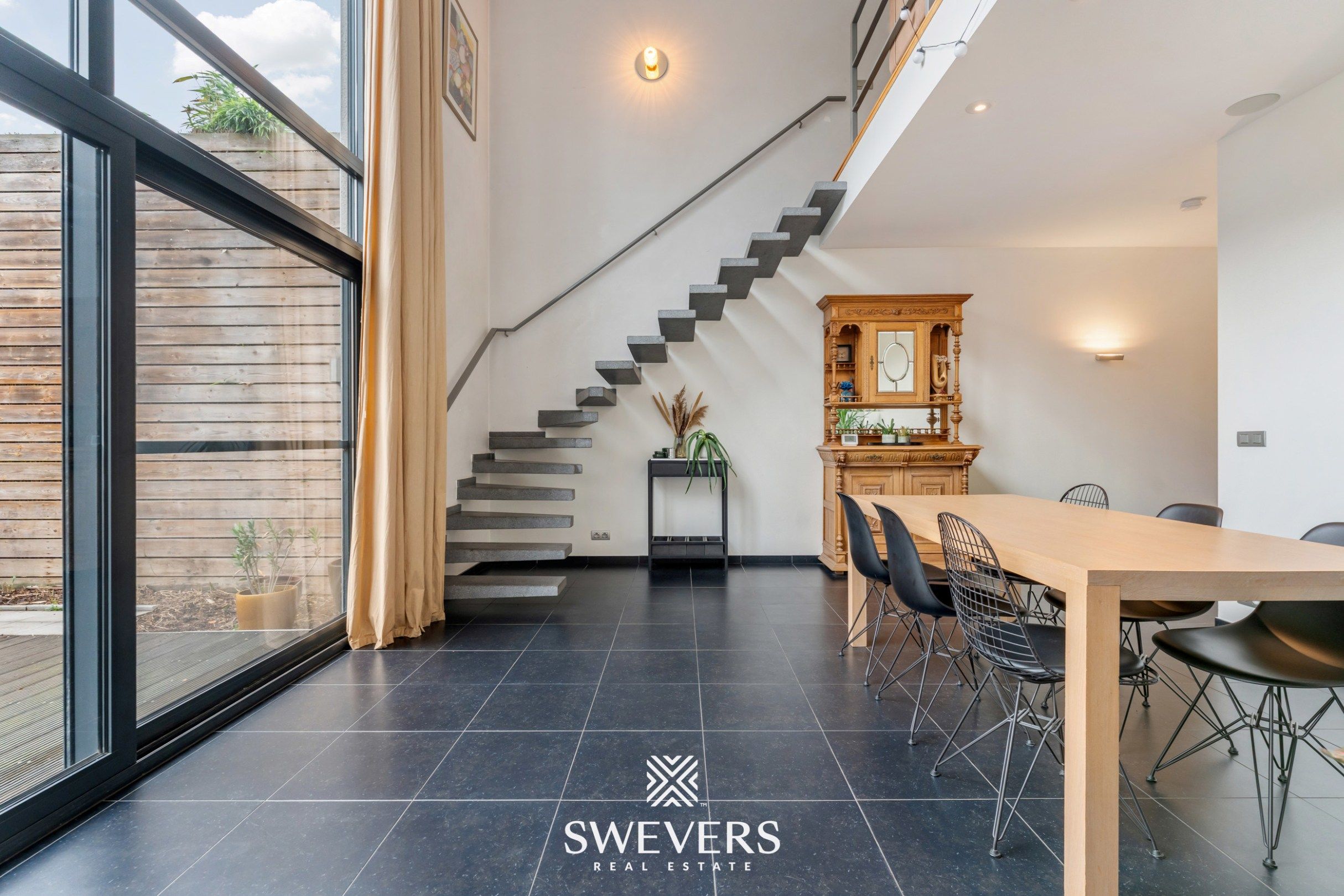 Totaal gerenoveerde karaktervolle woning met zicht op groen foto 14