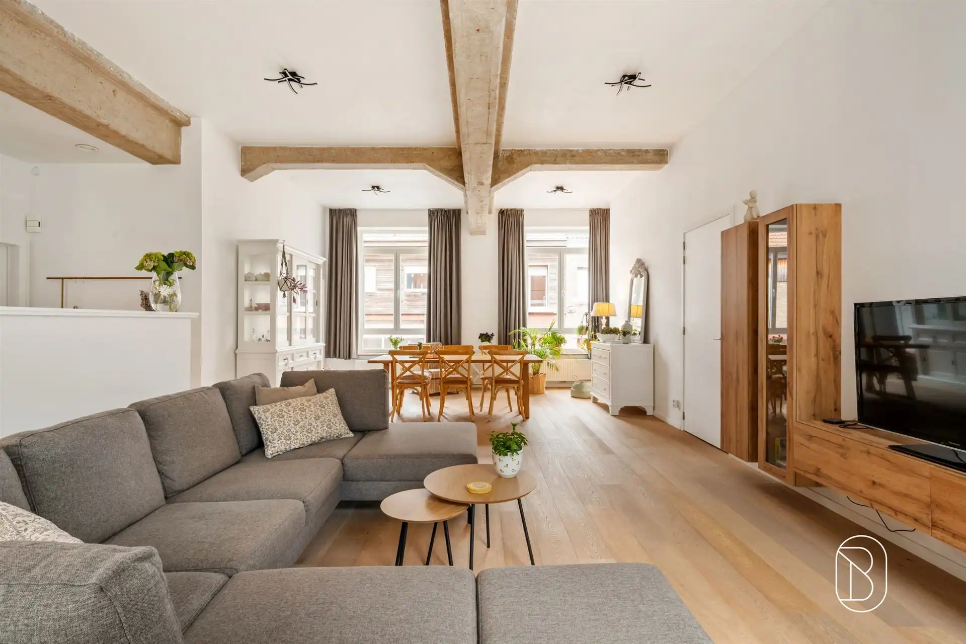 Prachtige instapklare gelijkvloerse loft van 240m² foto 3