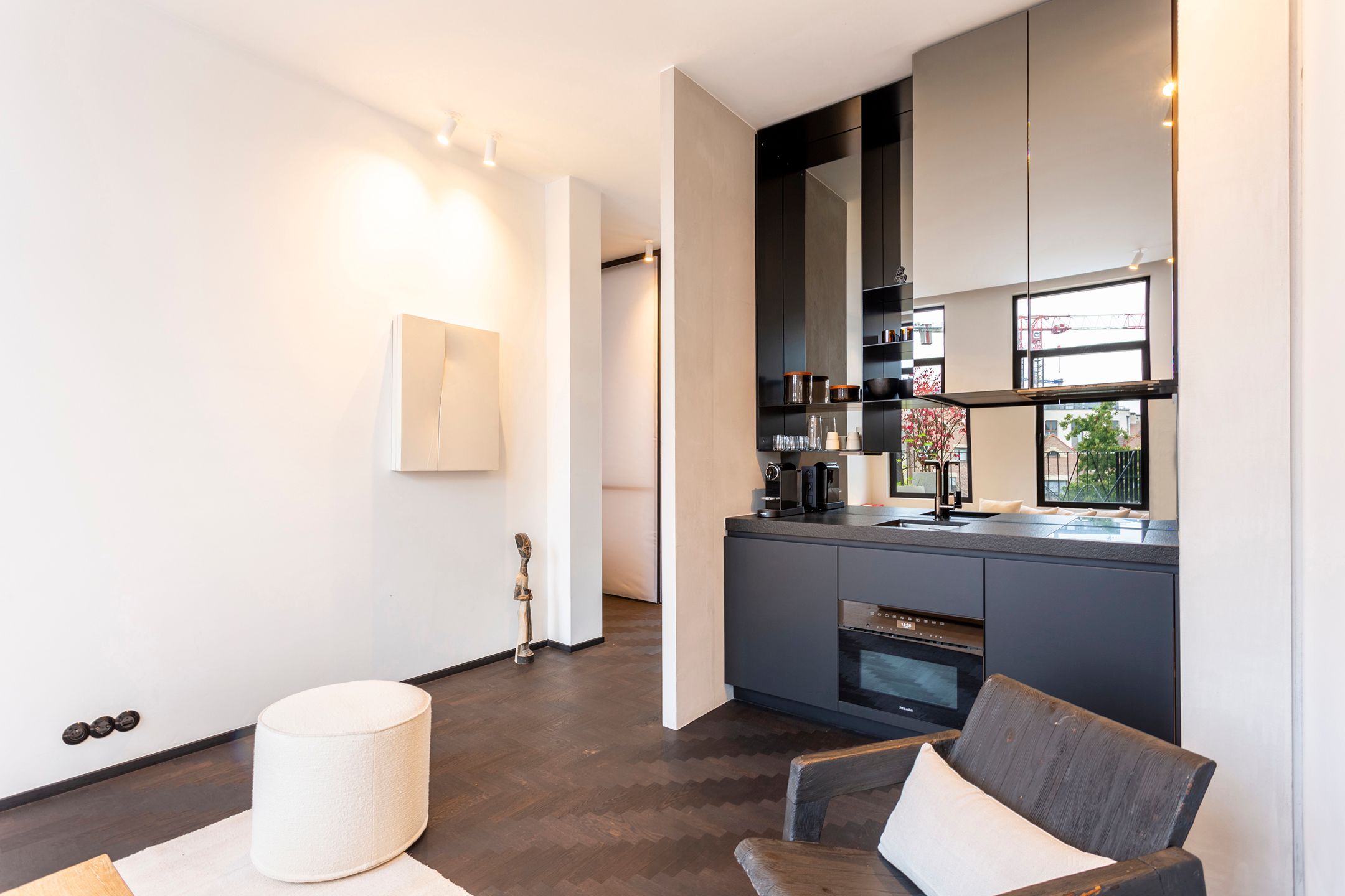 gemeubelde en catchy cityloft met zalig terras aanmodemuseum foto 2