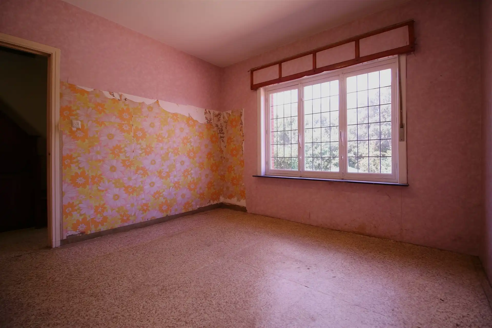 Te renoveren woning in doodlopende straat foto 19