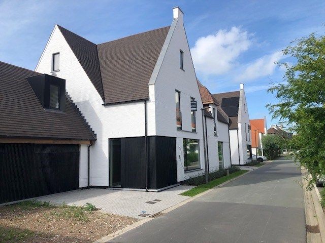 ()=>{if(producerUpdateValueVersion(node),producerAccessed(node),node.value===ERRORED)throw node.error;return node.value} 8300 Knokke-Heist
