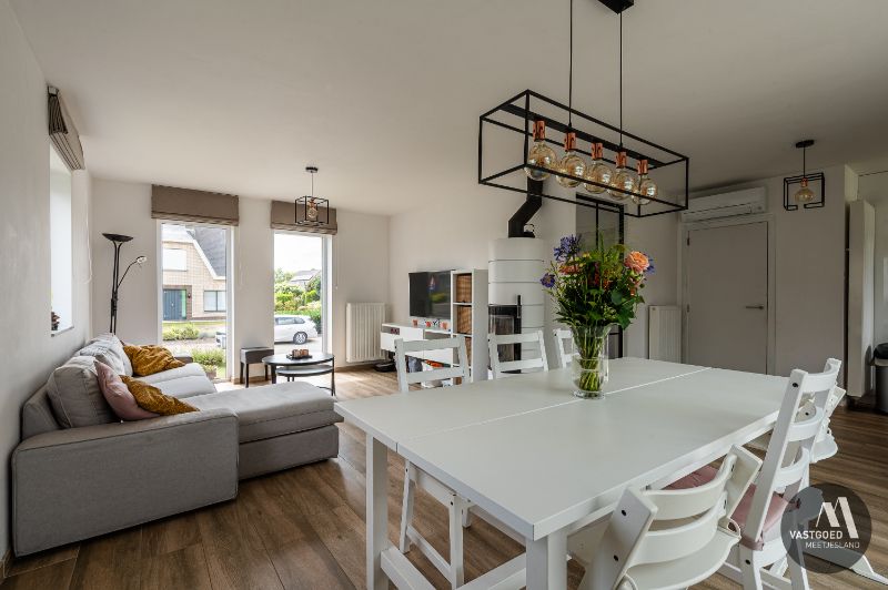Recente energiezuinige woning met grote tuin foto 4