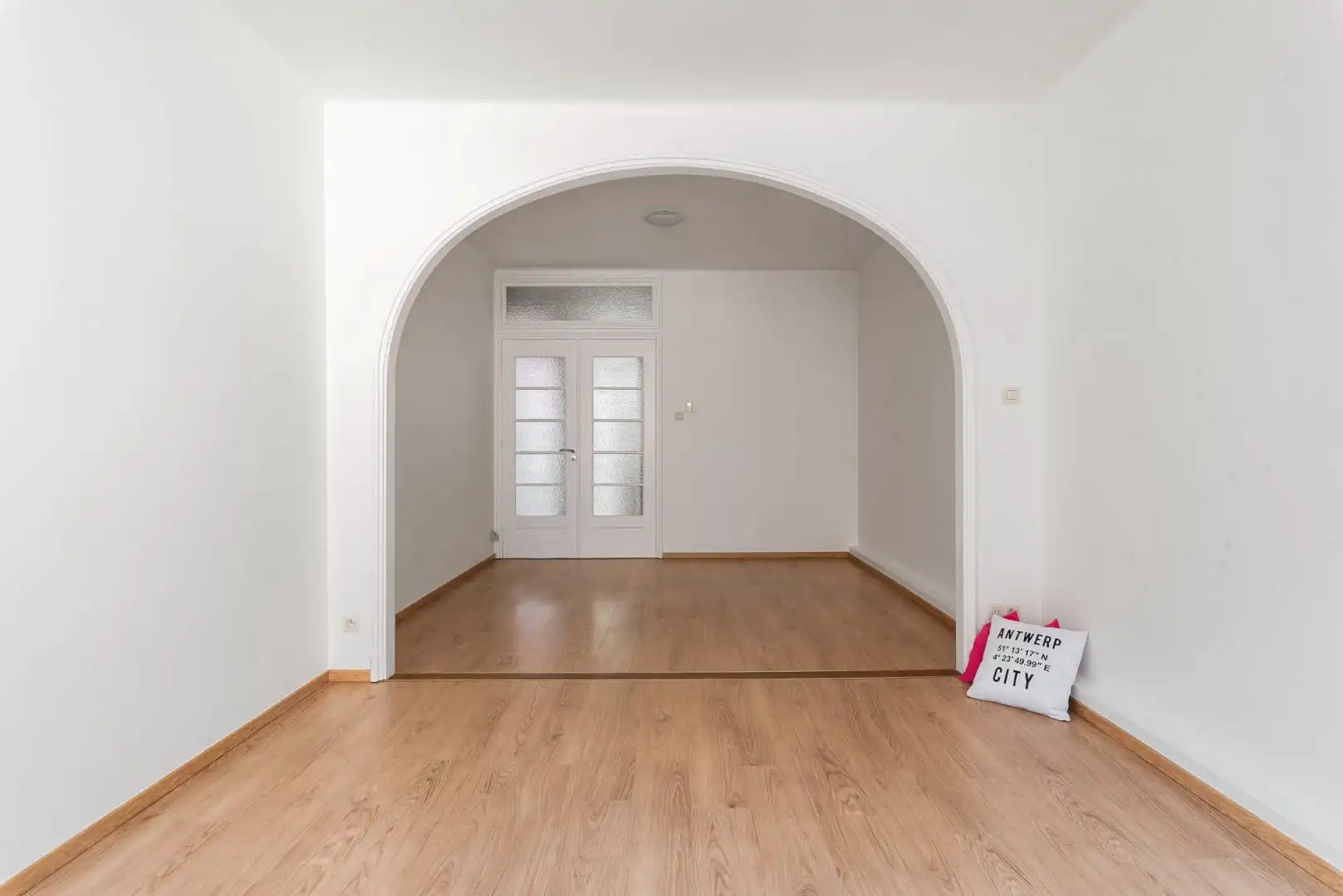 Ruim en charmant 2 slaapkamer appartement in het hartje van de stad.  foto 5