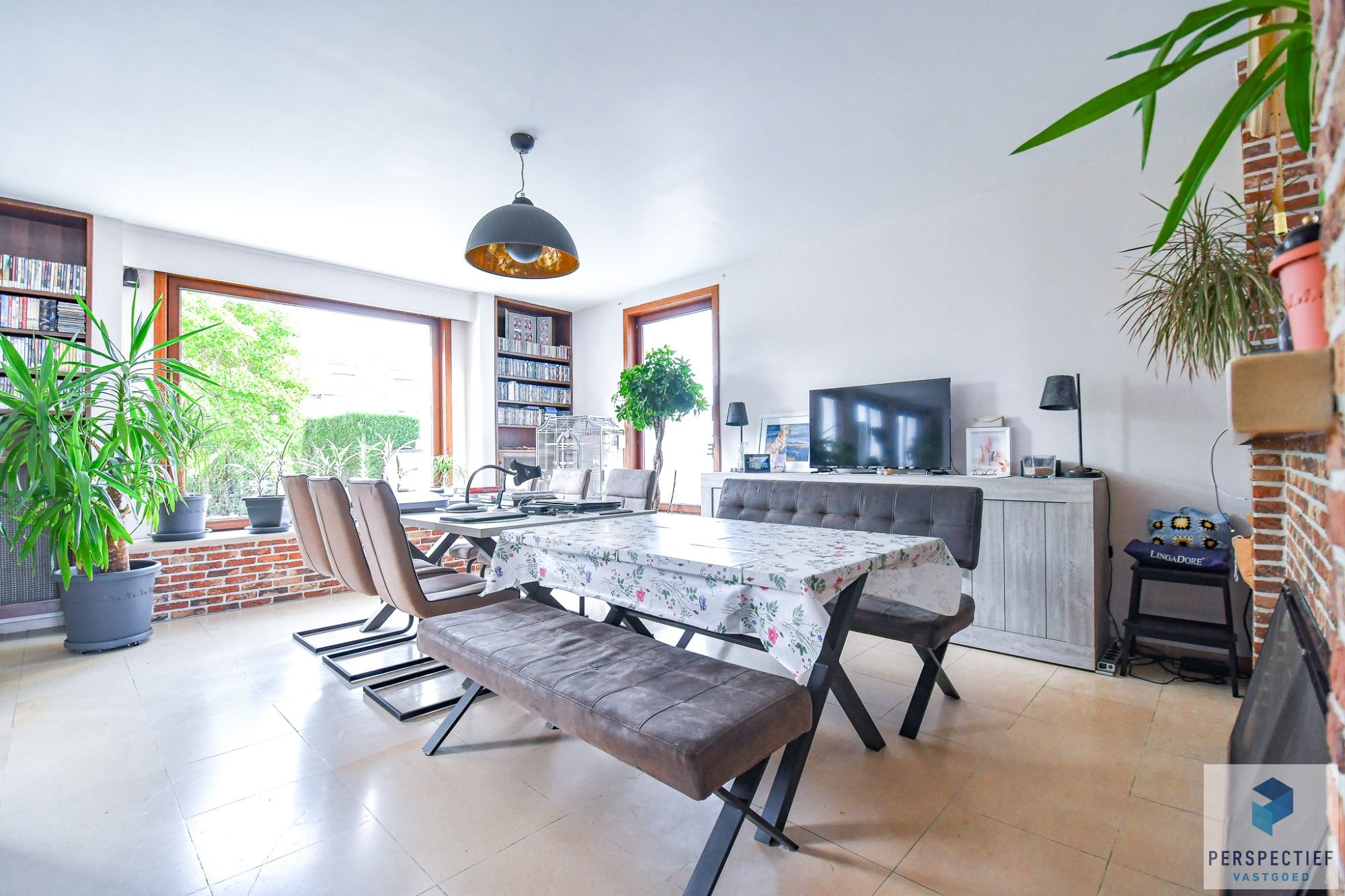 Grote villa met 4 slaapkamers met benaderende grondoppervlakte van 1438m² foto 6