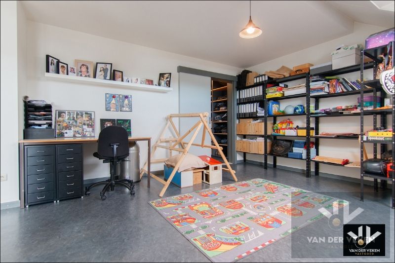 TWEEWOONST MET PAARDENSTALLEN EN WEILAND OP RUIM PERCEEL 37A21CA IN LANDELIJKE OMGEVING foto 44