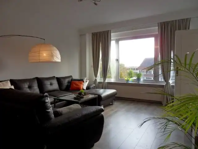 In centrum gelegen APPARTEMENT met 2 slaapkamers, mooie living, ruime kelder foto 19