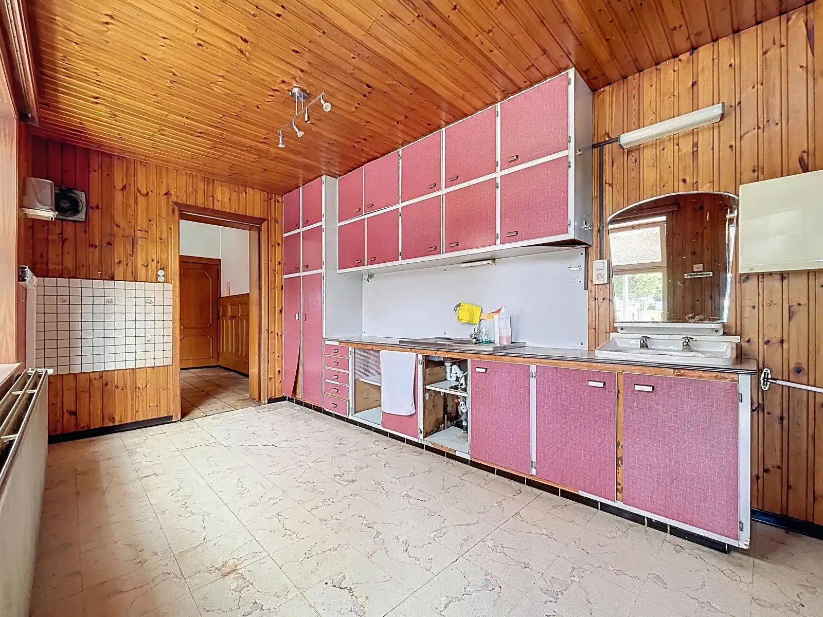 te renoveren huis met 3slps, pol. ruimte en mog. tot handel foto 18