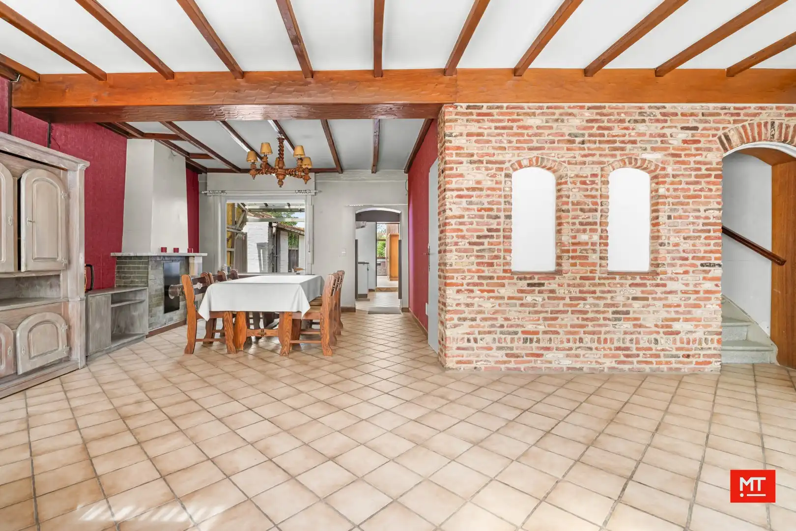 Te renoveren halfopen woning met 3 slaapkamers, Westgerichte tuin en garage op een rustige locatie in Beselare foto 4