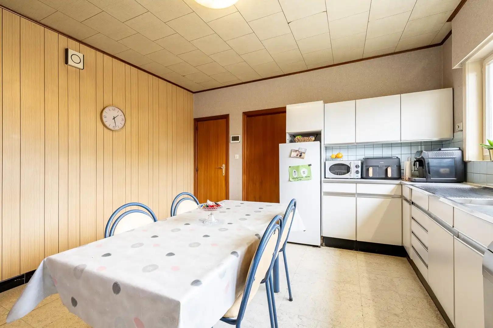 Woning met vernieuwde loods in Gits foto 5