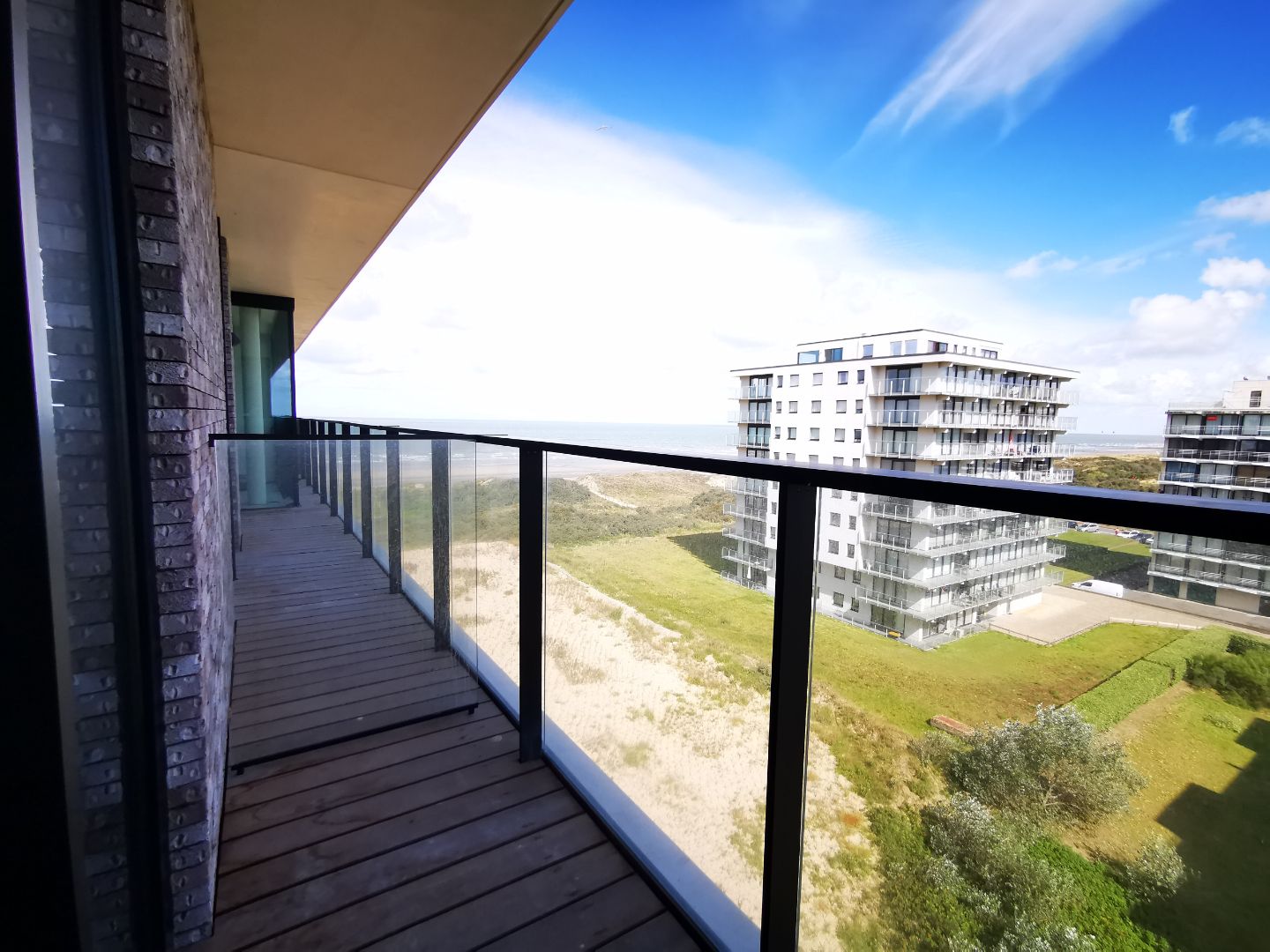 Stijlvolle assistentieflat met zicht op zee en duinen te koop! foto {{pictureIndex}}