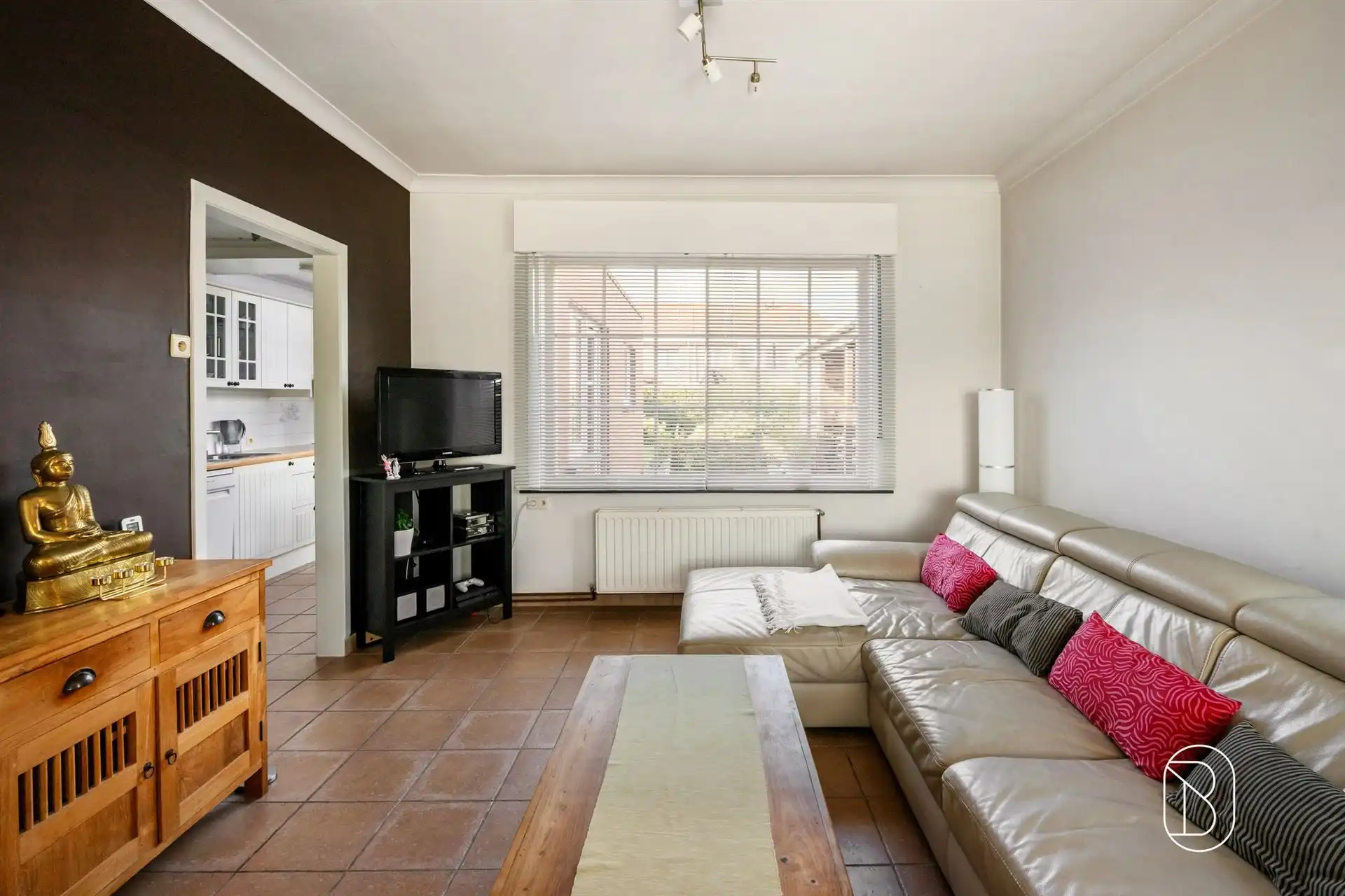 Gerenoveerde woning met 3 slpk, leuke tuin en carport foto 8