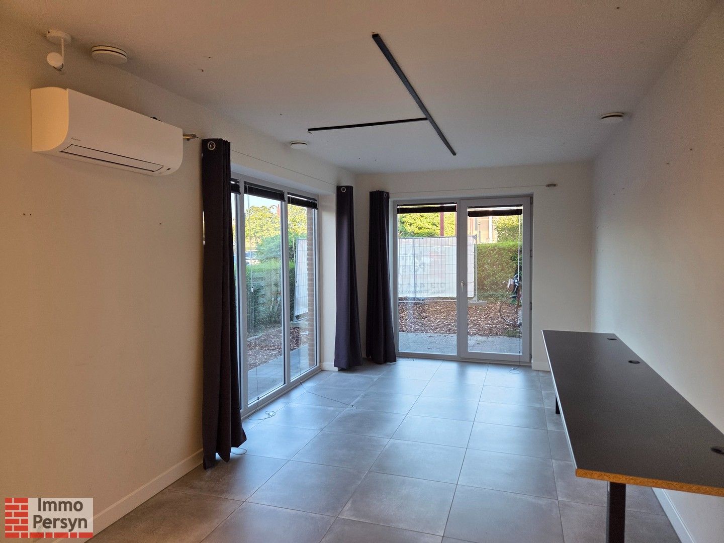 Gelijkvloers 1-slaapkamerappartement. Terras. Tuin. foto 4