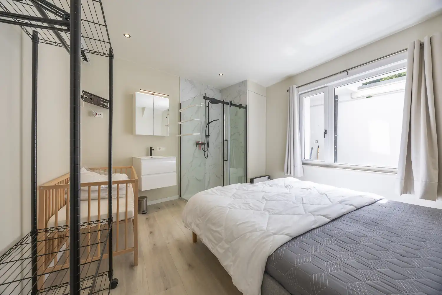 Gerenoveerd 2-slaapkamer appartement. foto 12