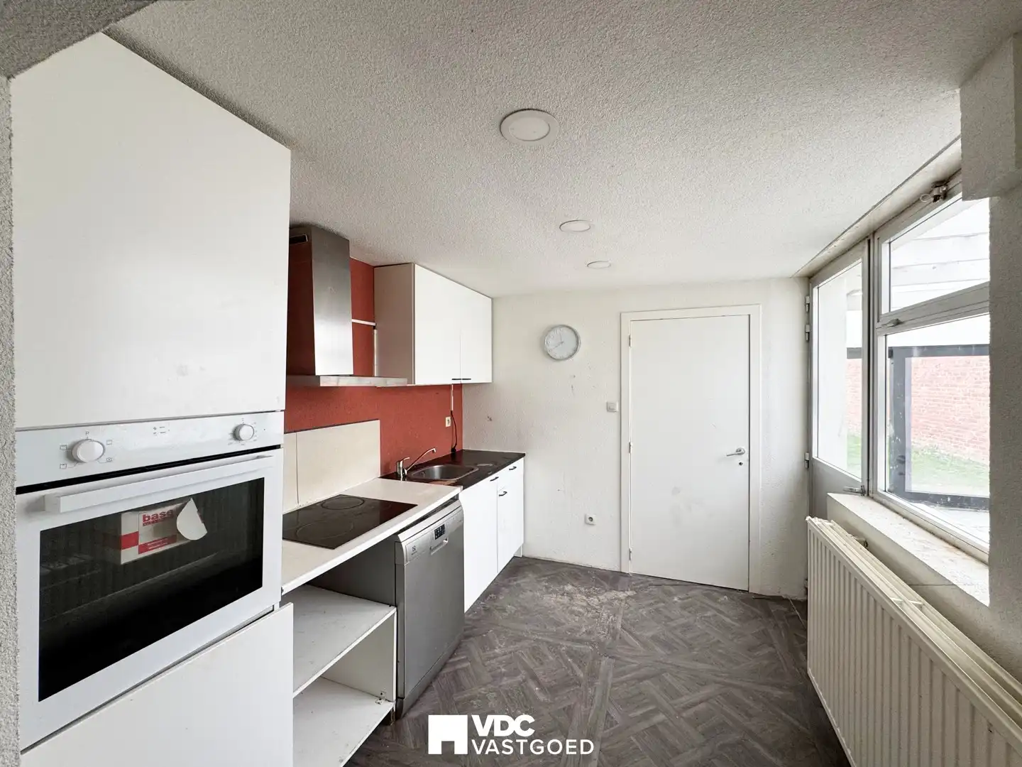 Te renoveren rijwoning met veel potentieel te Hoepertingen foto 6